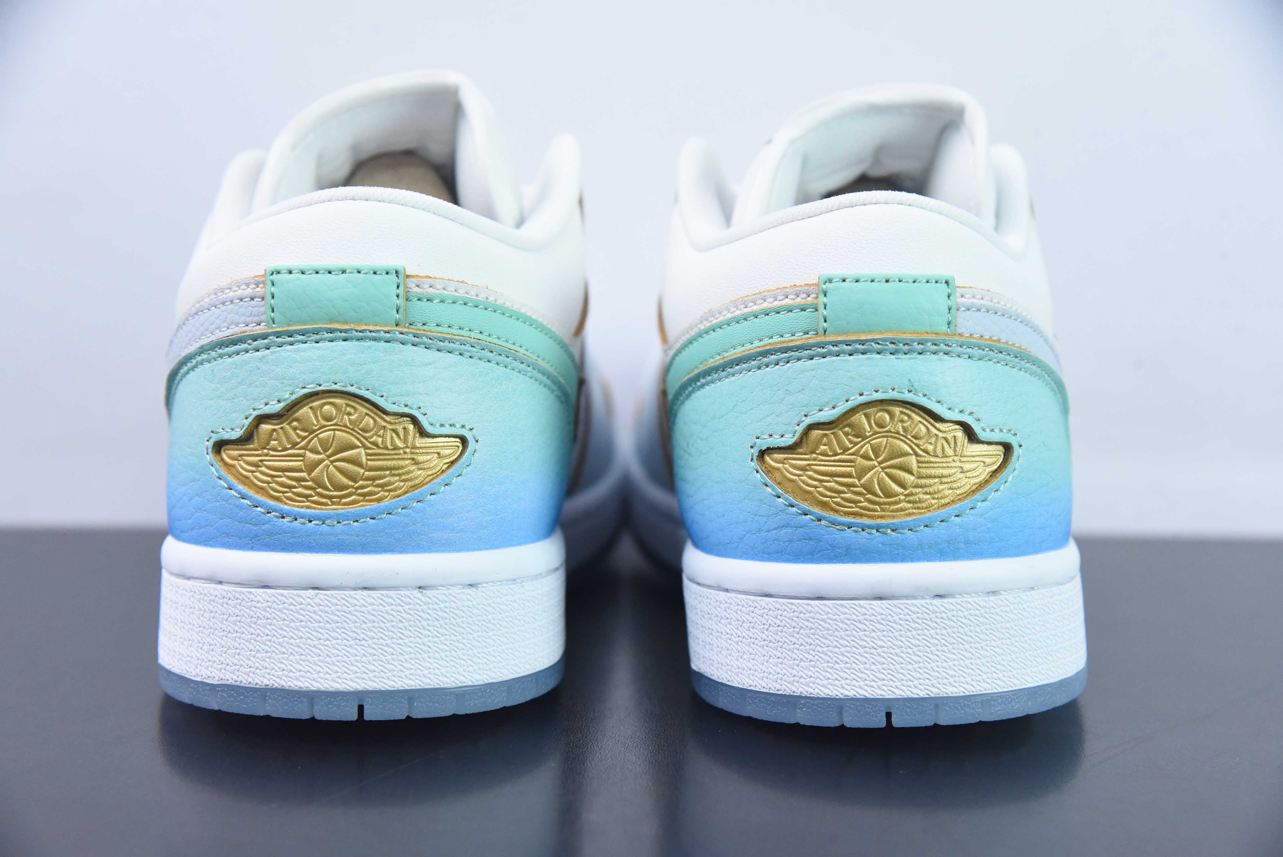 Nike Air Jordan 1 Low SE"Emerald Rise"AJ1乔丹一代低帮经典复古文化休闲运动篮球鞋“白蓝海盐冰蓝”货号:FN8899-131