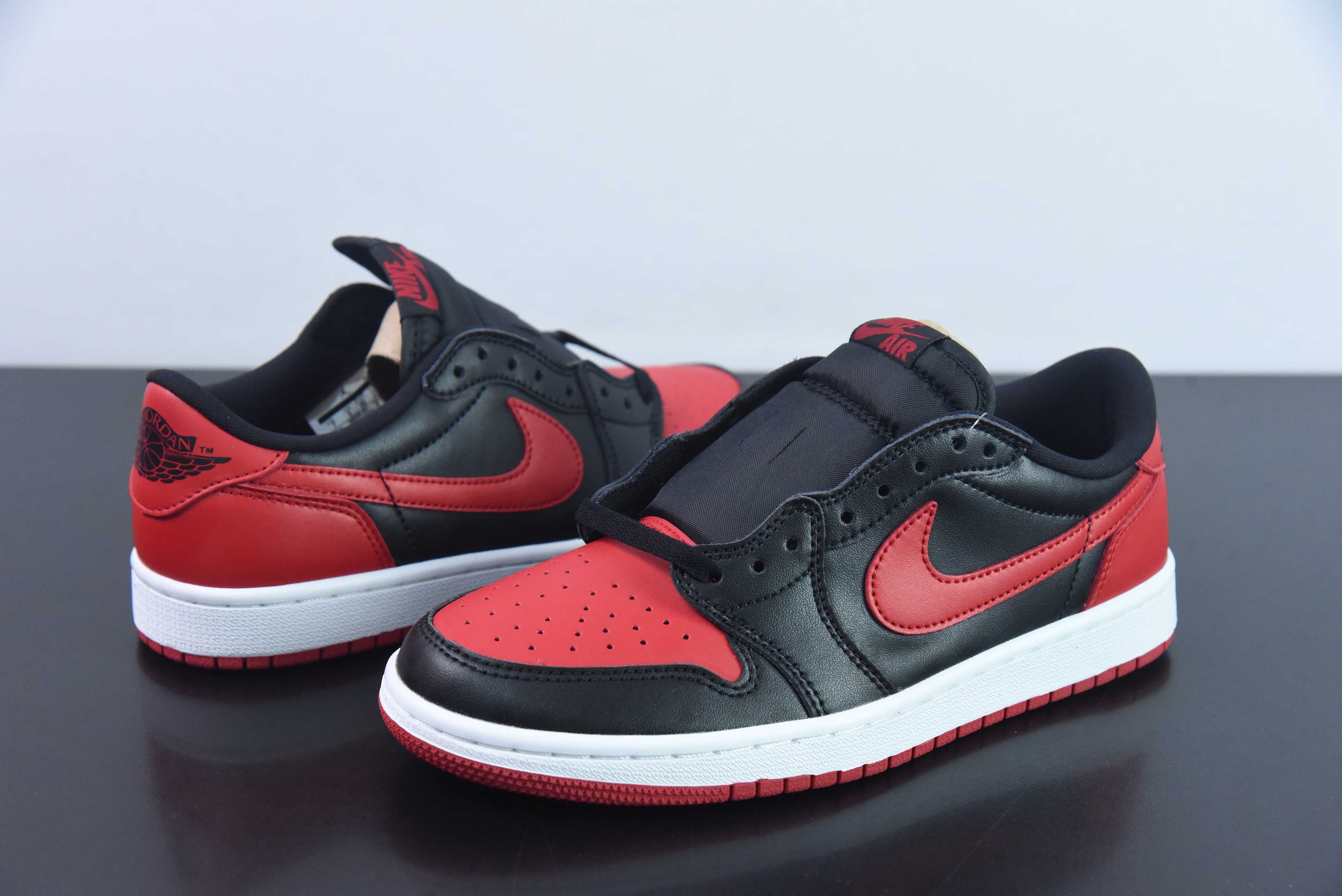 Air Jordan AJ1 Retro Low OG 低帮 黑红禁穿 货号:705329-001