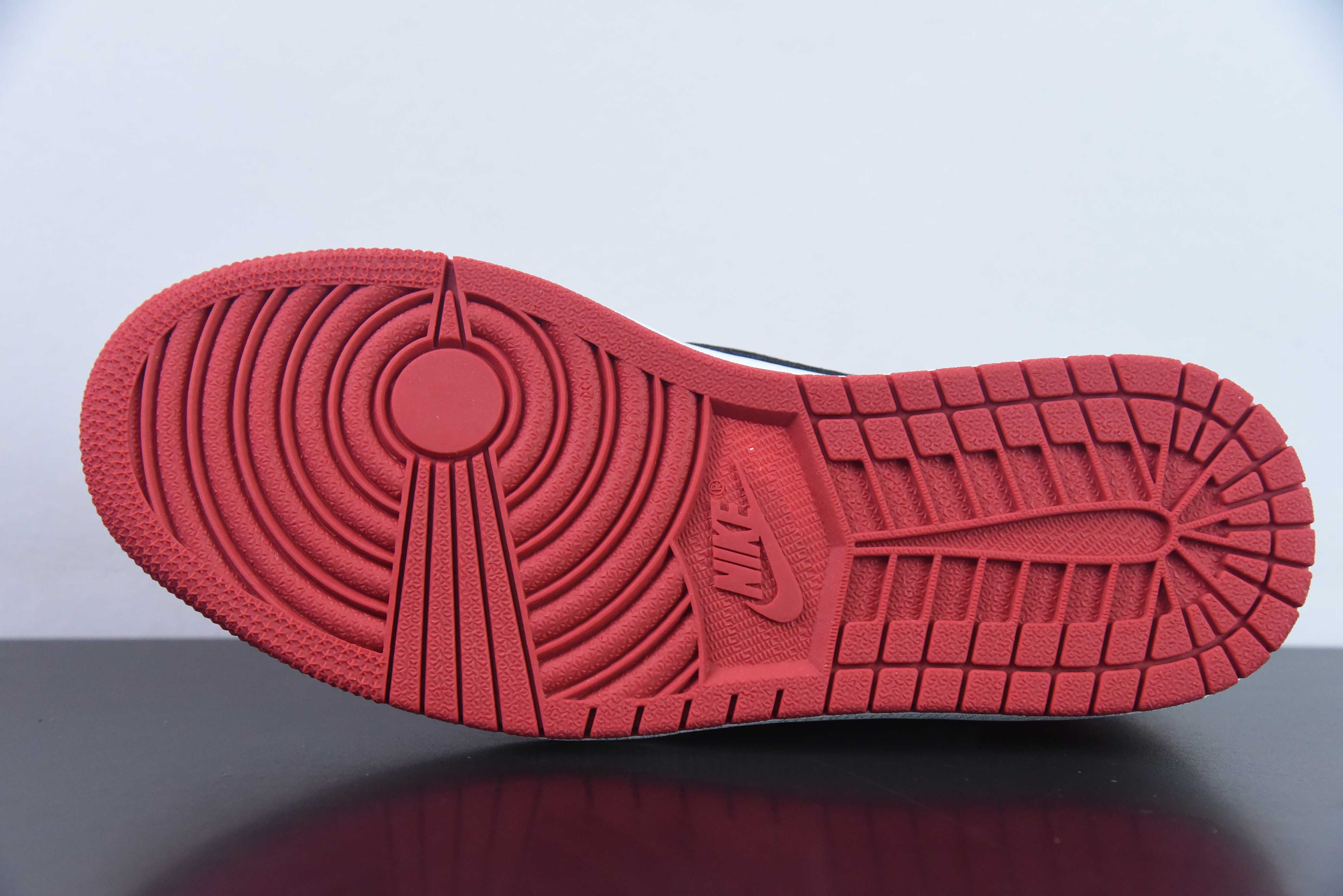 Nike Air Jordan 1 Low 乔丹一代低帮休闲板鞋 AJ1 低帮OG 货号:705329 600