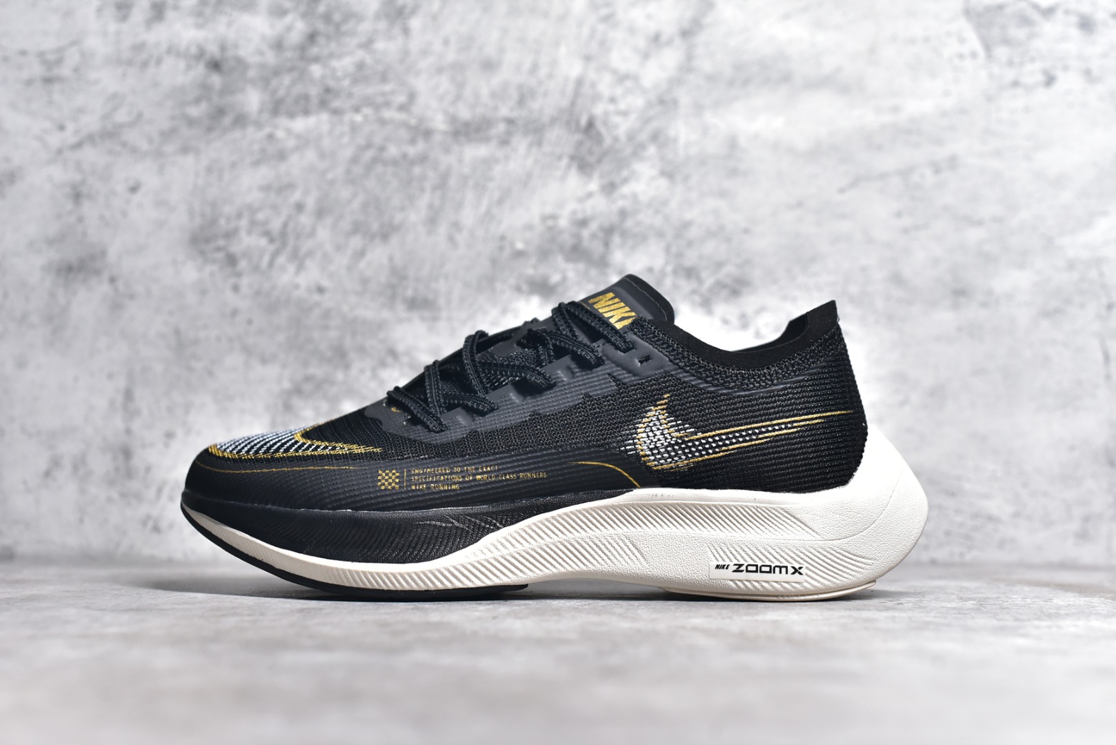 #秒杀 ️工厂清仓限时特价福利💥 NK ZoomX Vaporfly Next% 马拉松跑步鞋二代 鞋面使用了全新 Vaporweave 科技，这种类似蝉翼的材质相比 Flyknit 更加轻薄透气，非对称的鞋带系统和泡棉护垫的加入令舒适度更高，采用醒目的绿色作为主色调，鞋头辅以超大的 Swoosh 点缀，再配上流线型外观设计 尺码：36 36.5 37.5 38 38.5 39 40 40.5 41 42 42.5 43 44 45-选品中心
