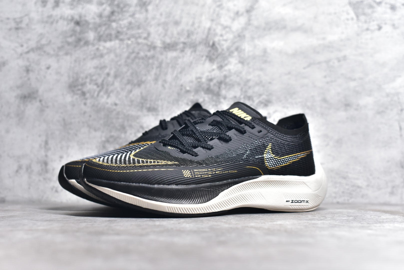 图片[2]-#秒杀 ️工厂清仓限时特价福利💥 NK ZoomX Vaporfly Next% 马拉松跑步鞋二代 鞋面使用了全新 Vaporweave 科技，这种类似蝉翼的材质相比 Flyknit 更加轻薄透气，非对称的鞋带系统和泡棉护垫的加入令舒适度更高，采用醒目的绿色作为主色调，鞋头辅以超大的 Swoosh 点缀，再配上流线型外观设计 尺码：36 36.5 37.5 38 38.5 39 40 40.5 41 42 42.5 43 44 45-选品中心