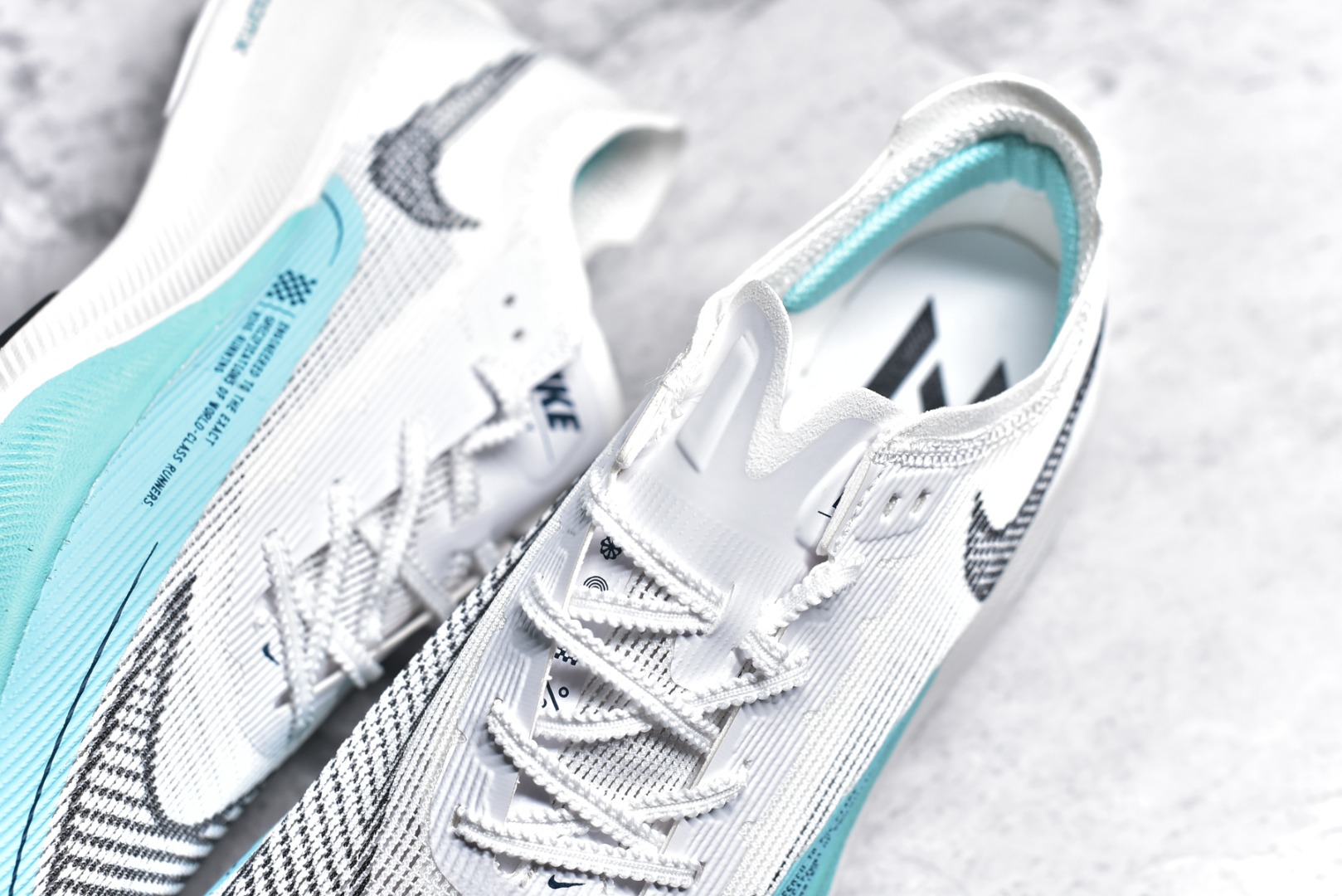 图片[9]-#秒杀 ️工厂清仓限时特价福利💥 NK ZoomX Vaporfly Next% 马拉松跑步鞋二代 鞋面使用了全新 Vaporweave 科技，这种类似蝉翼的材质相比 Flyknit 更加轻薄透气，非对称的鞋带系统和泡棉护垫的加入令舒适度更高，采用醒目的绿色作为主色调，鞋头辅以超大的 Swoosh 点缀，再配上流线型外观设计 尺码：36 36.5 37.5 38 38.5 39 40 40.5 41 42 42.5 43 44 45-选品中心