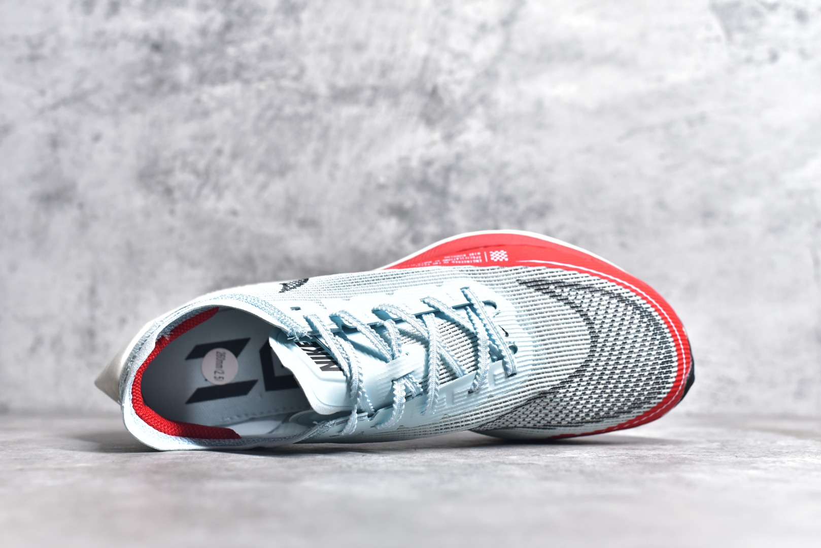 图片[4]-#秒杀 ️工厂清仓限时特价福利💥 NK ZoomX Vaporfly Next% 马拉松跑步鞋二代 鞋面使用了全新 Vaporweave 科技，这种类似蝉翼的材质相比 Flyknit 更加轻薄透气，非对称的鞋带系统和泡棉护垫的加入令舒适度更高，采用醒目的绿色作为主色调，鞋头辅以超大的 Swoosh 点缀，再配上流线型外观设计 尺码：36 36.5 37.5 38 38.5 39 40 40.5 41 42 42.5 43 44 45-选品中心