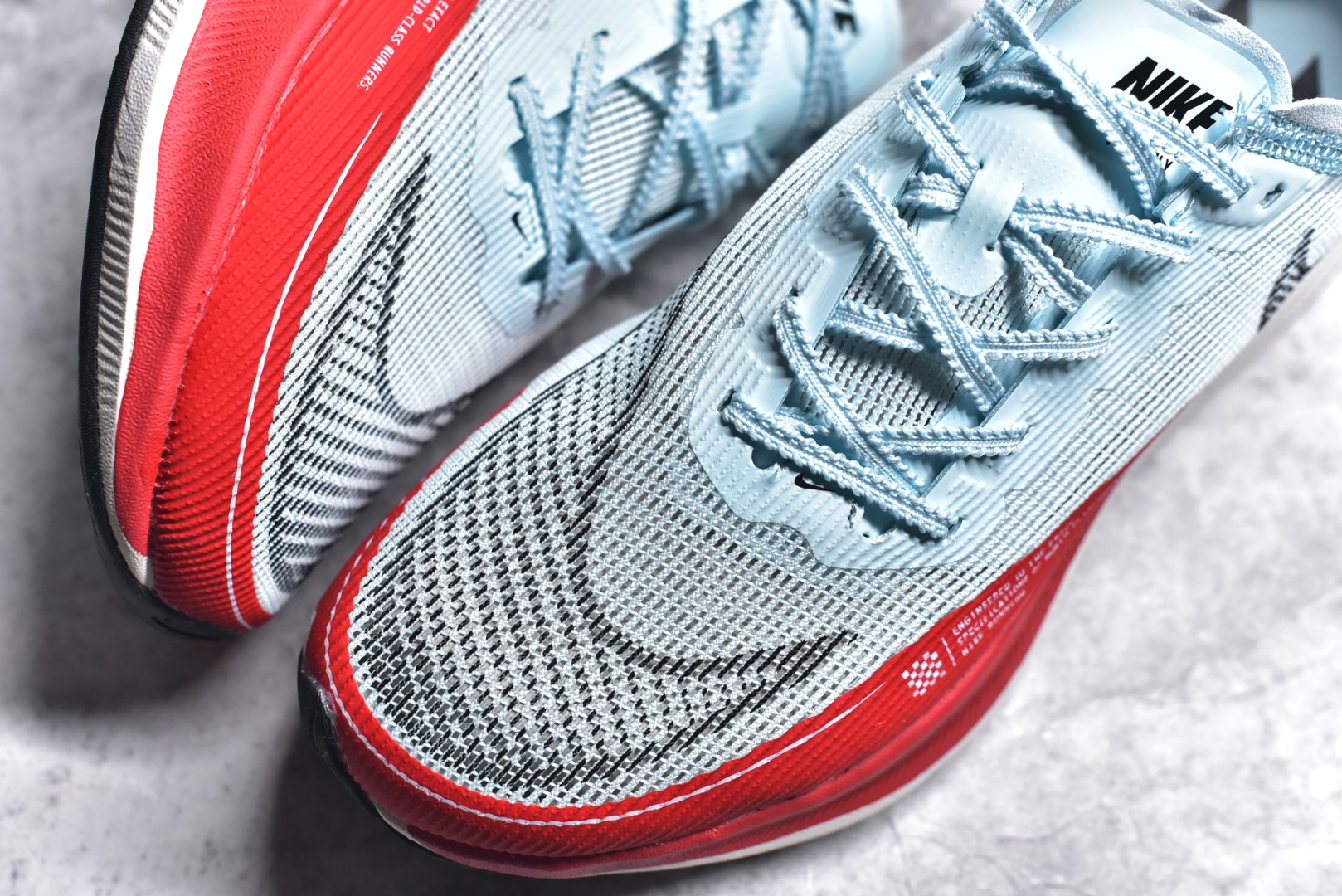 图片[8]-#秒杀 ️工厂清仓限时特价福利💥 NK ZoomX Vaporfly Next% 马拉松跑步鞋二代 鞋面使用了全新 Vaporweave 科技，这种类似蝉翼的材质相比 Flyknit 更加轻薄透气，非对称的鞋带系统和泡棉护垫的加入令舒适度更高，采用醒目的绿色作为主色调，鞋头辅以超大的 Swoosh 点缀，再配上流线型外观设计 尺码：36 36.5 37.5 38 38.5 39 40 40.5 41 42 42.5 43 44 45-选品中心