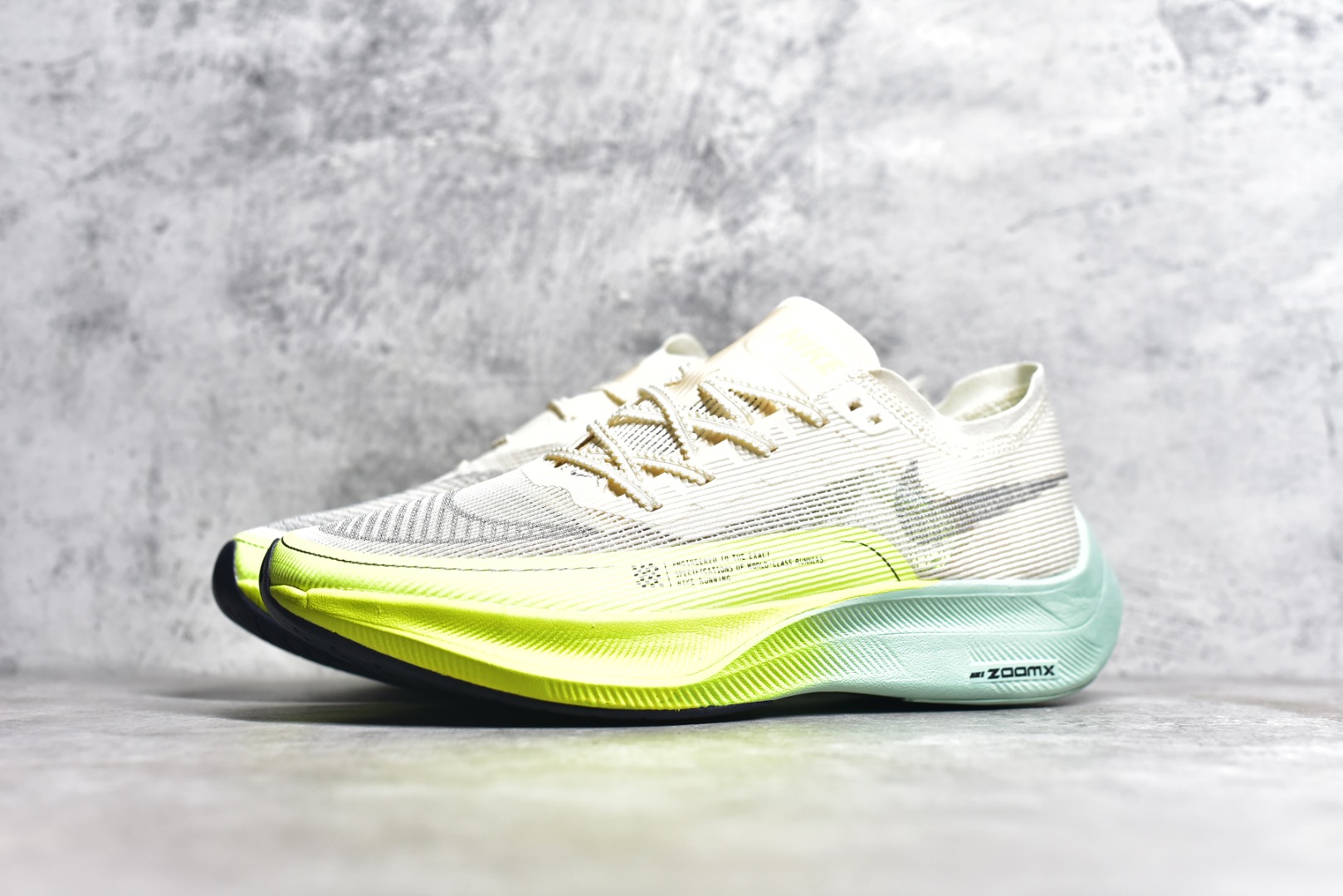 图片[2]-#秒杀 ️工厂清仓限时特价福利💥 NK ZoomX Vaporfly Next% 马拉松跑步鞋二代 鞋面使用了全新 Vaporweave 科技，这种类似蝉翼的材质相比 Flyknit 更加轻薄透气，非对称的鞋带系统和泡棉护垫的加入令舒适度更高，采用醒目的绿色作为主色调，鞋头辅以超大的 Swoosh 点缀，再配上流线型外观设计 尺码：36 36.5 37.5 38 38.5 39 40 40.5 41 42 42.5 43 44 45-选品中心