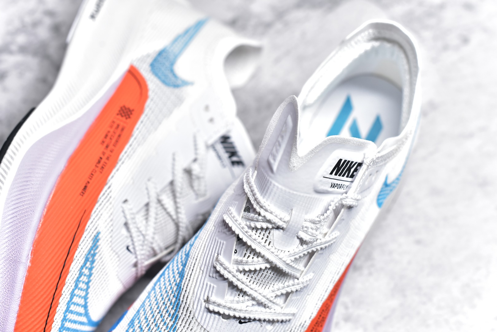 图片[9]-#秒杀 ️工厂清仓限时特价福利💥 NK ZoomX Vaporfly Next% 马拉松跑步鞋二代 鞋面使用了全新 Vaporweave 科技，这种类似蝉翼的材质相比 Flyknit 更加轻薄透气，非对称的鞋带系统和泡棉护垫的加入令舒适度更高，采用醒目的绿色作为主色调，鞋头辅以超大的 Swoosh 点缀，再配上流线型外观设计 尺码：36 36.5 37.5 38 38.5 39 40 40.5 41 42 42.5 43 44 45-选品中心