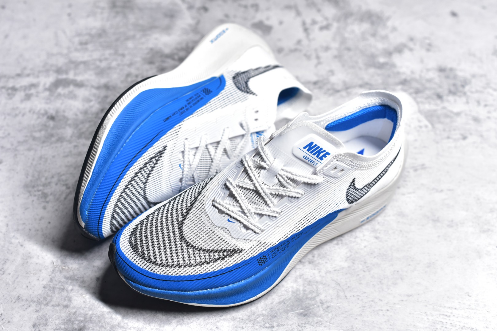 图片[7]-#秒杀 ️工厂清仓限时特价福利💥 NK ZoomX Vaporfly Next% 马拉松跑步鞋二代 鞋面使用了全新 Vaporweave 科技，这种类似蝉翼的材质相比 Flyknit 更加轻薄透气，非对称的鞋带系统和泡棉护垫的加入令舒适度更高，采用醒目的绿色作为主色调，鞋头辅以超大的 Swoosh 点缀，再配上流线型外观设计 尺码：36 36.5 37.5 38 38.5 39 40 40.5 41 42 42.5 43 44 45-选品中心