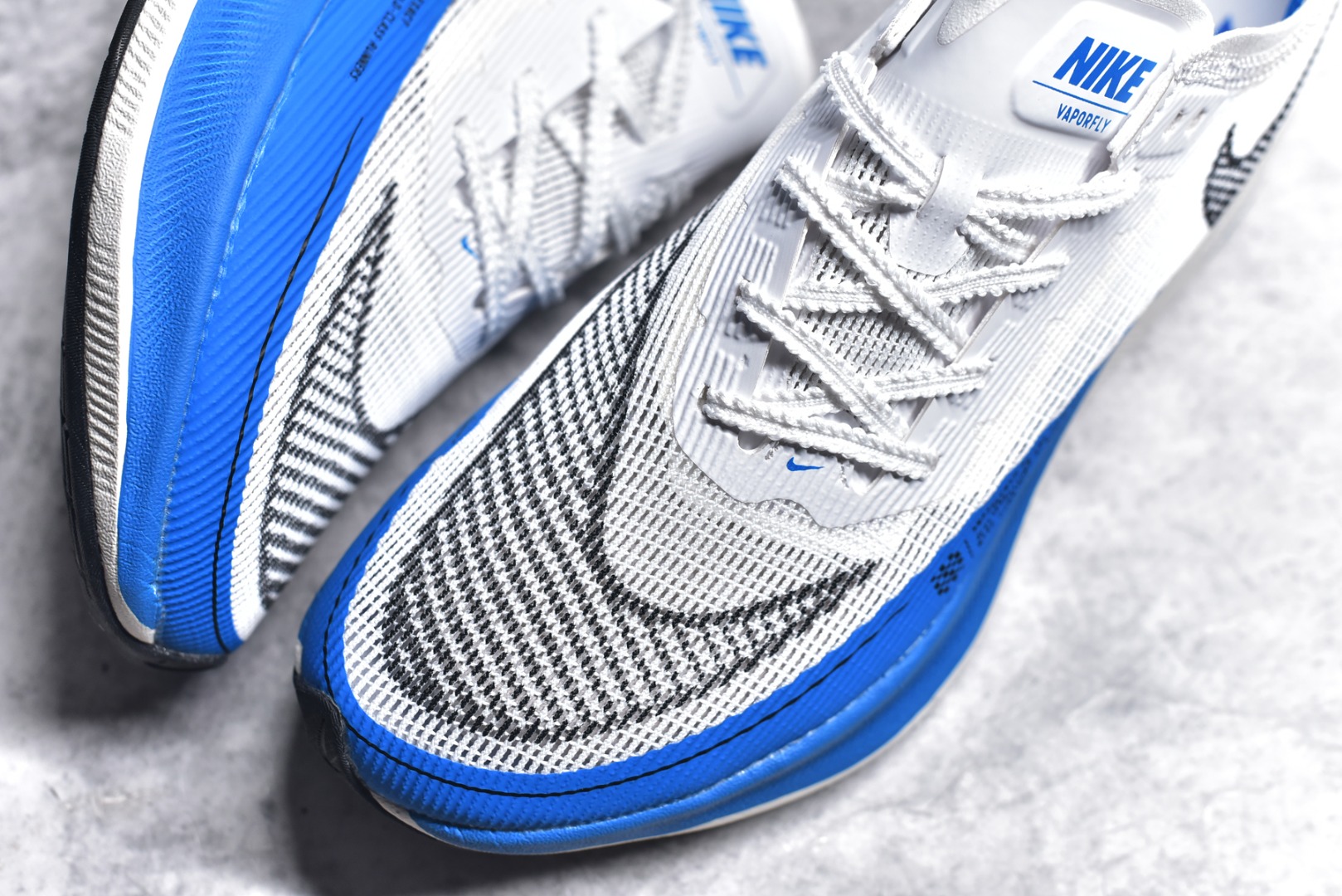 图片[8]-#秒杀 ️工厂清仓限时特价福利💥 NK ZoomX Vaporfly Next% 马拉松跑步鞋二代 鞋面使用了全新 Vaporweave 科技，这种类似蝉翼的材质相比 Flyknit 更加轻薄透气，非对称的鞋带系统和泡棉护垫的加入令舒适度更高，采用醒目的绿色作为主色调，鞋头辅以超大的 Swoosh 点缀，再配上流线型外观设计 尺码：36 36.5 37.5 38 38.5 39 40 40.5 41 42 42.5 43 44 45-选品中心