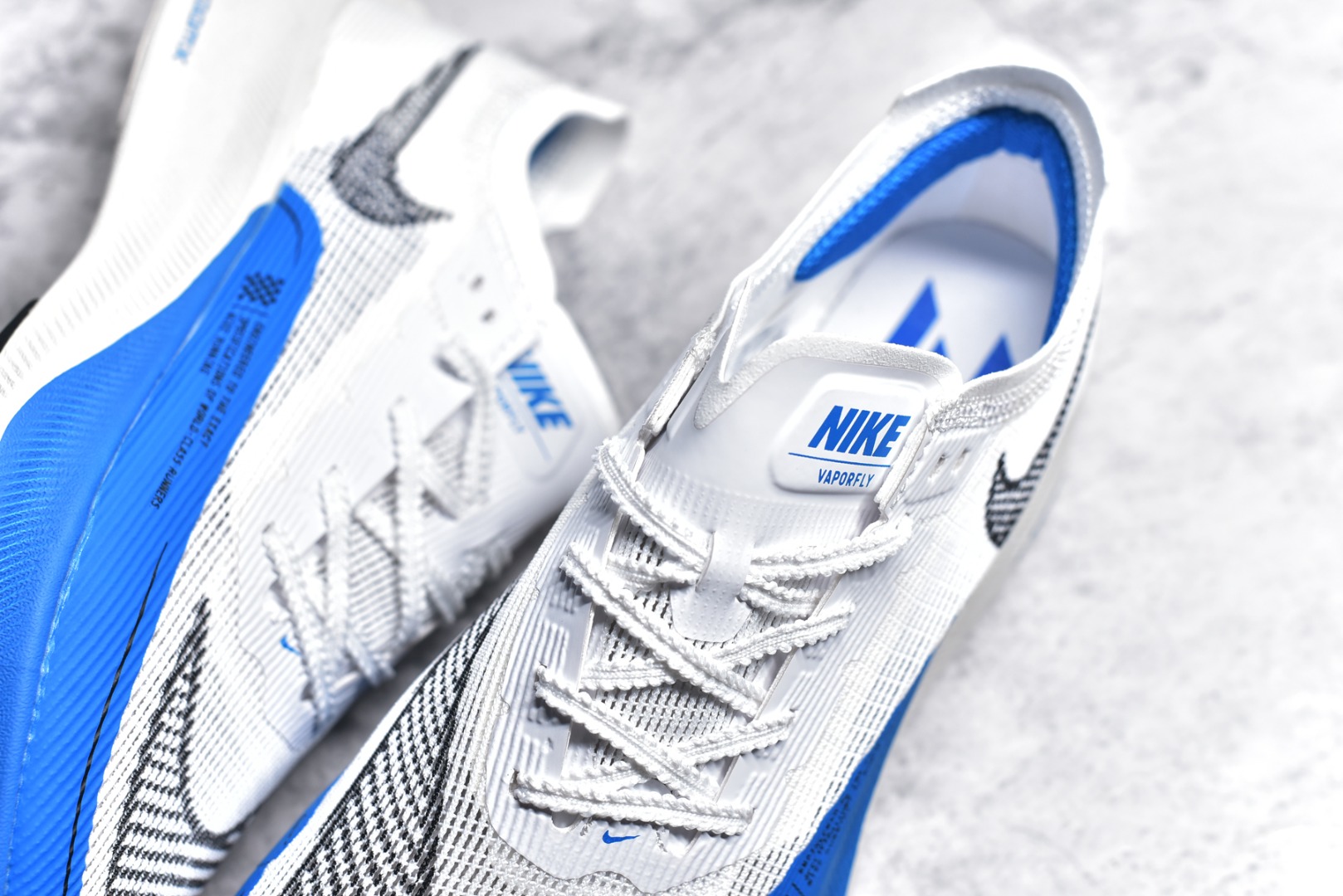 图片[9]-#秒杀 ️工厂清仓限时特价福利💥 NK ZoomX Vaporfly Next% 马拉松跑步鞋二代 鞋面使用了全新 Vaporweave 科技，这种类似蝉翼的材质相比 Flyknit 更加轻薄透气，非对称的鞋带系统和泡棉护垫的加入令舒适度更高，采用醒目的绿色作为主色调，鞋头辅以超大的 Swoosh 点缀，再配上流线型外观设计 尺码：36 36.5 37.5 38 38.5 39 40 40.5 41 42 42.5 43 44 45-选品中心