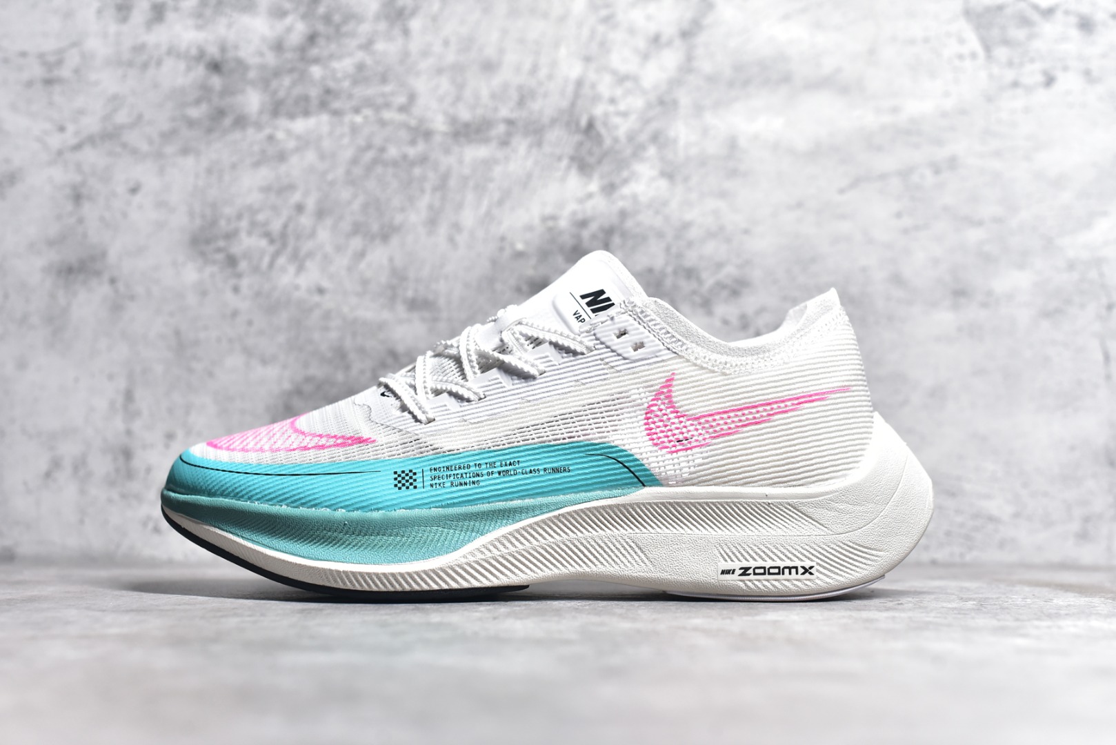 #秒杀 ️工厂清仓限时特价福利💥 NK ZoomX Vaporfly Next% 马拉松跑步鞋二代 鞋面使用了全新 Vaporweave 科技，这种类似蝉翼的材质相比 Flyknit 更加轻薄透气，非对称的鞋带系统和泡棉护垫的加入令舒适度更高，采用醒目的绿色作为主色调，鞋头辅以超大的 Swoosh 点缀，再配上流线型外观设计 尺码：36 36.5 37.5 38 38.5 39 40 40.5 41 42 42.5 43 44 45-选品中心