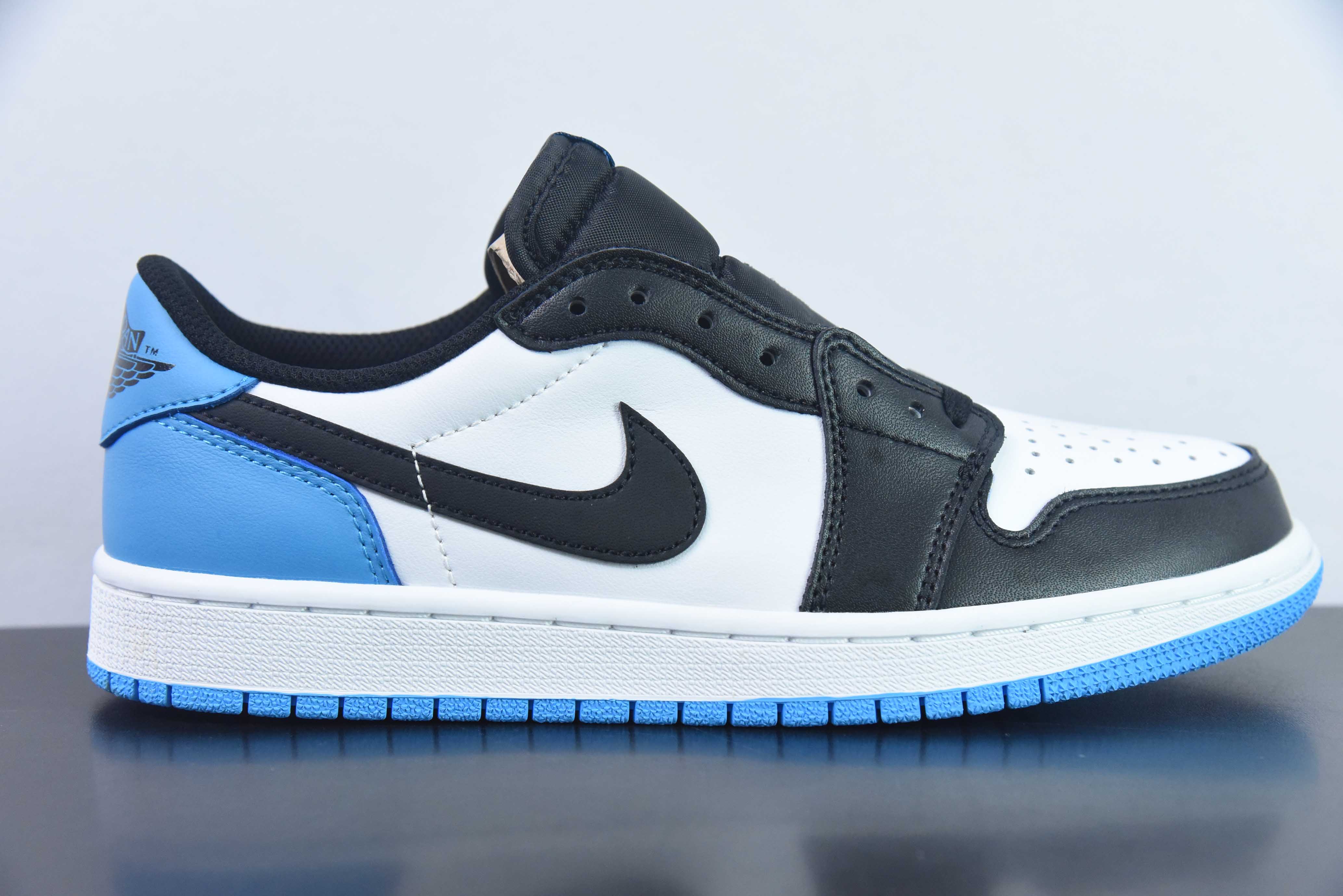 IBN65297636 Nike Air Jordan 1 Low OG 乔丹一代低帮休闲板鞋 C版 AJ1 低帮 货号：CZ0790 104 尺码：36-46