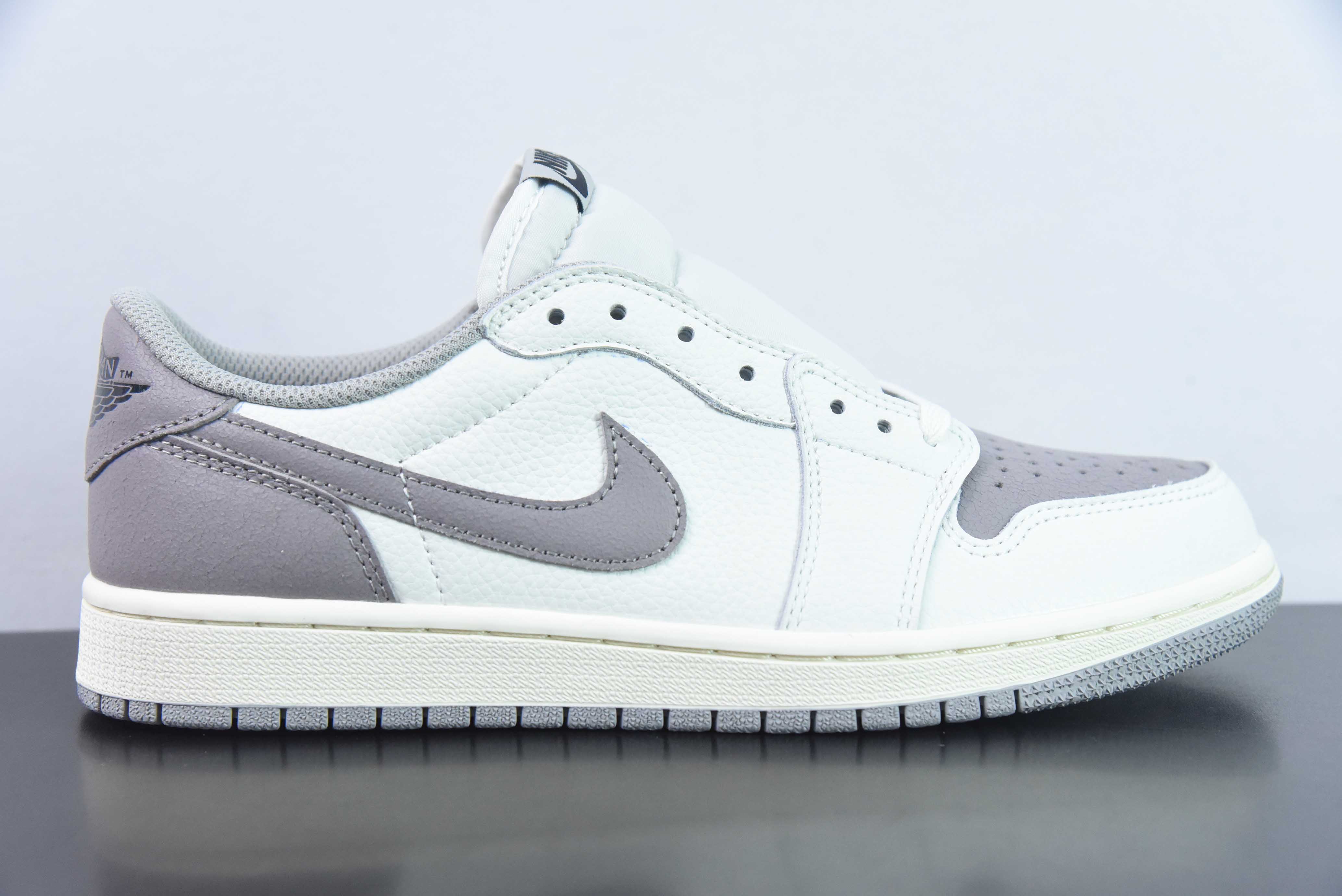 IBN65297636 Nike Air Jordan 1 Low OG 乔丹一代低帮休闲板鞋 C版 AJ1 低帮 货号：CZ0790 101 尺码：36-46