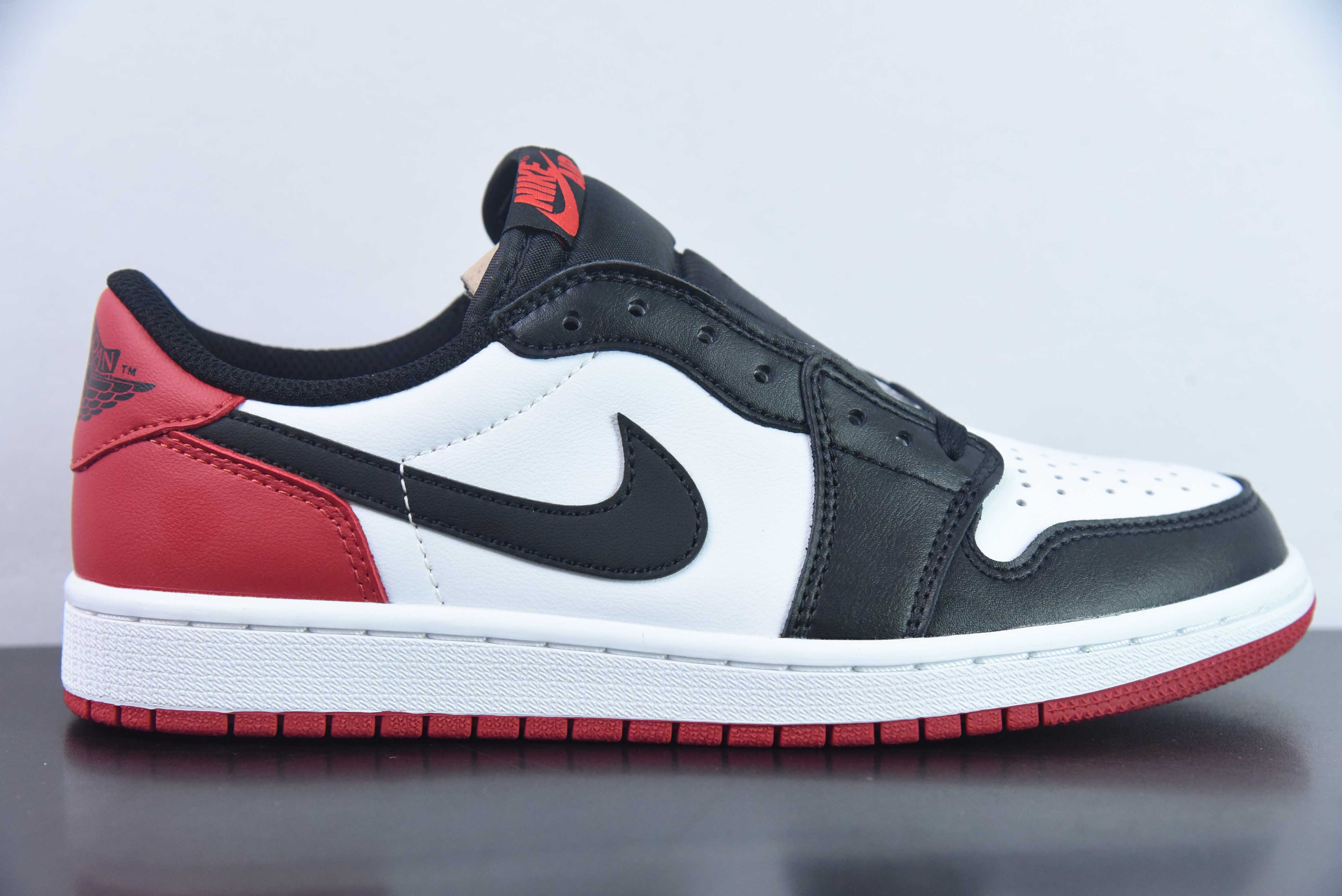 IBN65297636 Nike Air Jordan 1 Low OG 乔丹一代低帮休闲板鞋 C版 AJ1 低帮 货号：CZ0790 106 尺码：36-46
