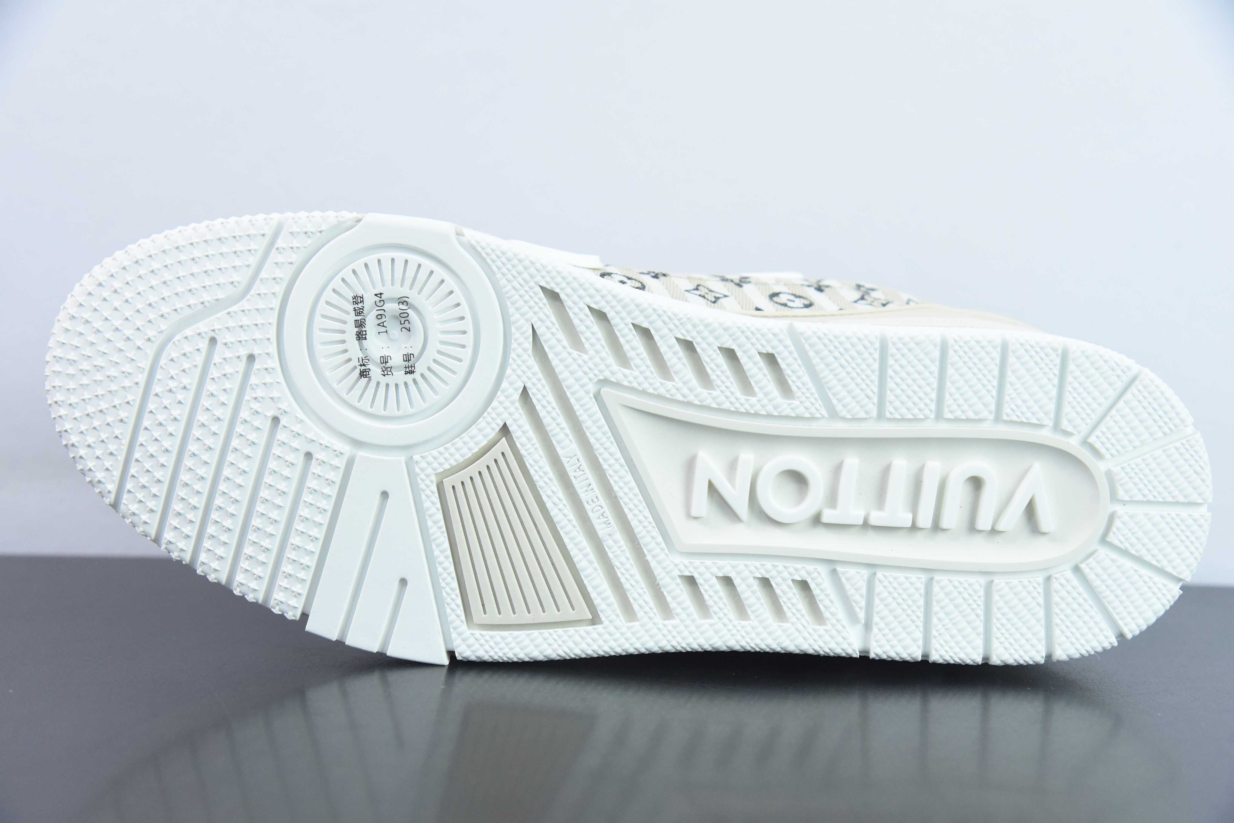 LV路易威登Louis Vuitton Trainer Sneaker Low 低帮复古休闲运动文化百搭篮球板鞋
