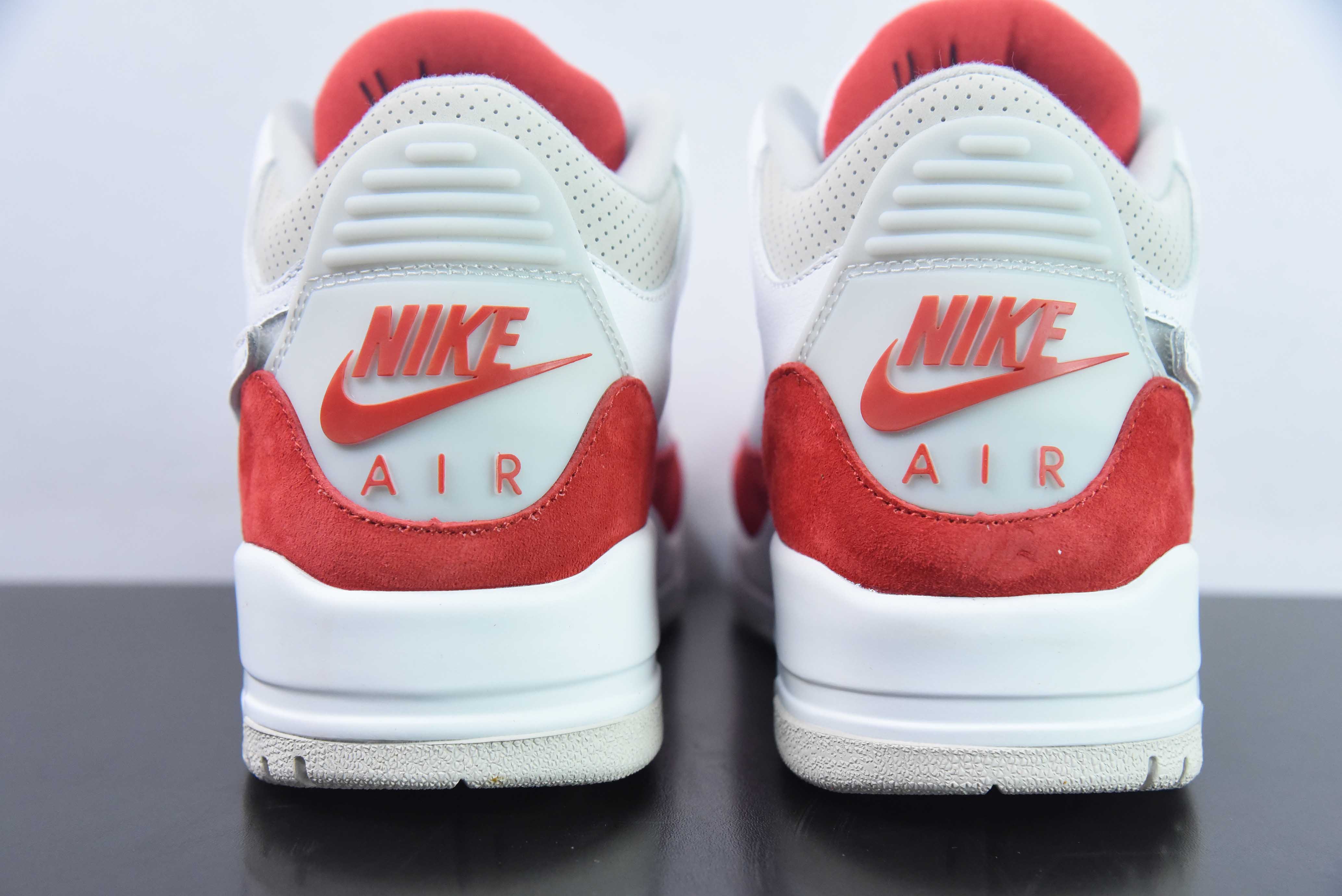 Air Jordan 3 Retro"Tinker" 迈克尔·乔丹AJ3代中帮复古休闲运动文化篮球鞋 白红色 手稿换钩 货号：CJ0939 100