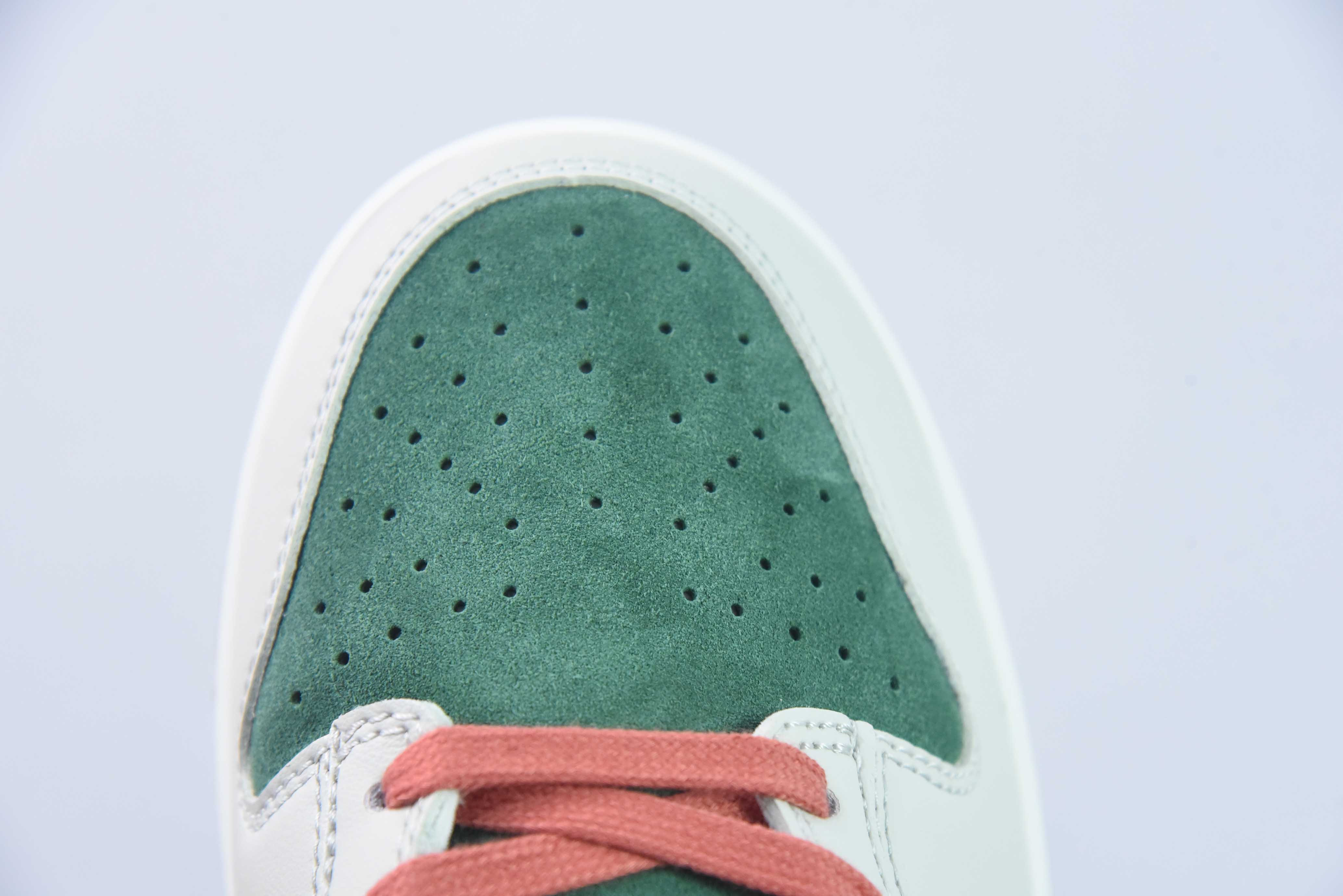 Nike SB Dunk Low 爆款色系粉绿 鸳鸯 货号：FN8923 061