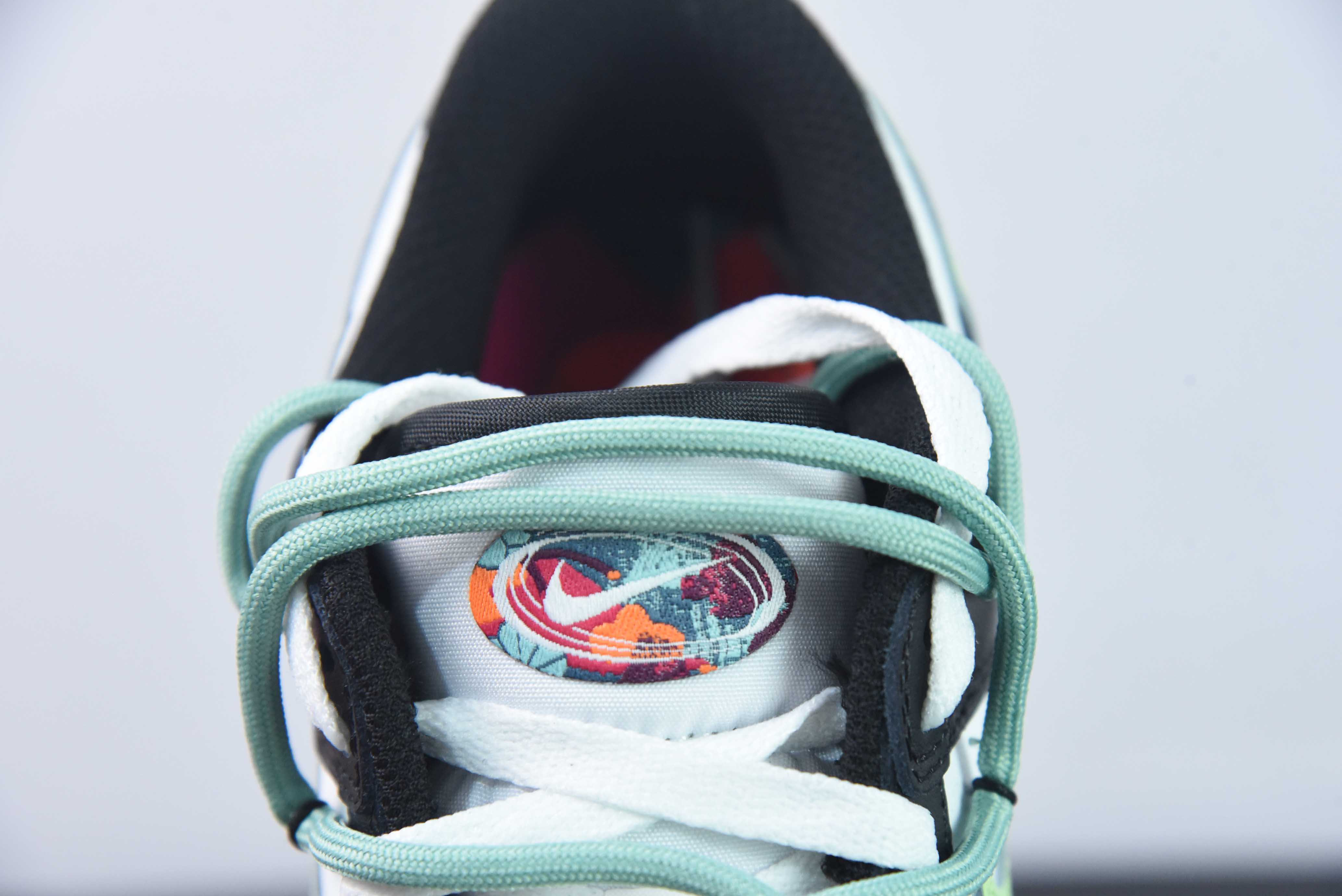 NK SB Dunk Low 解构活力三钩黑白绿  货号：FD4623-152