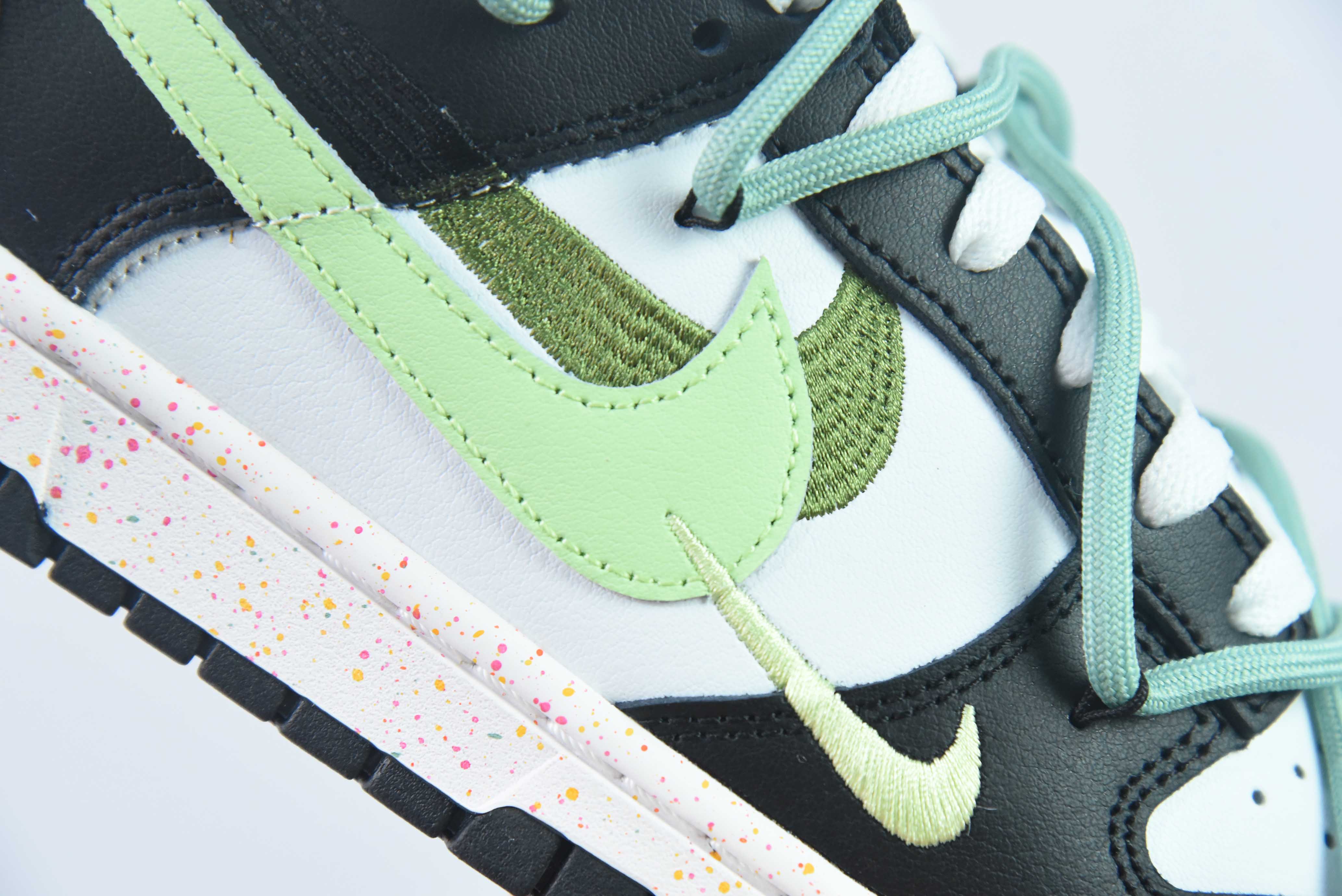 NK SB Dunk Low 解构活力三钩黑白绿  货号：FD4623-152