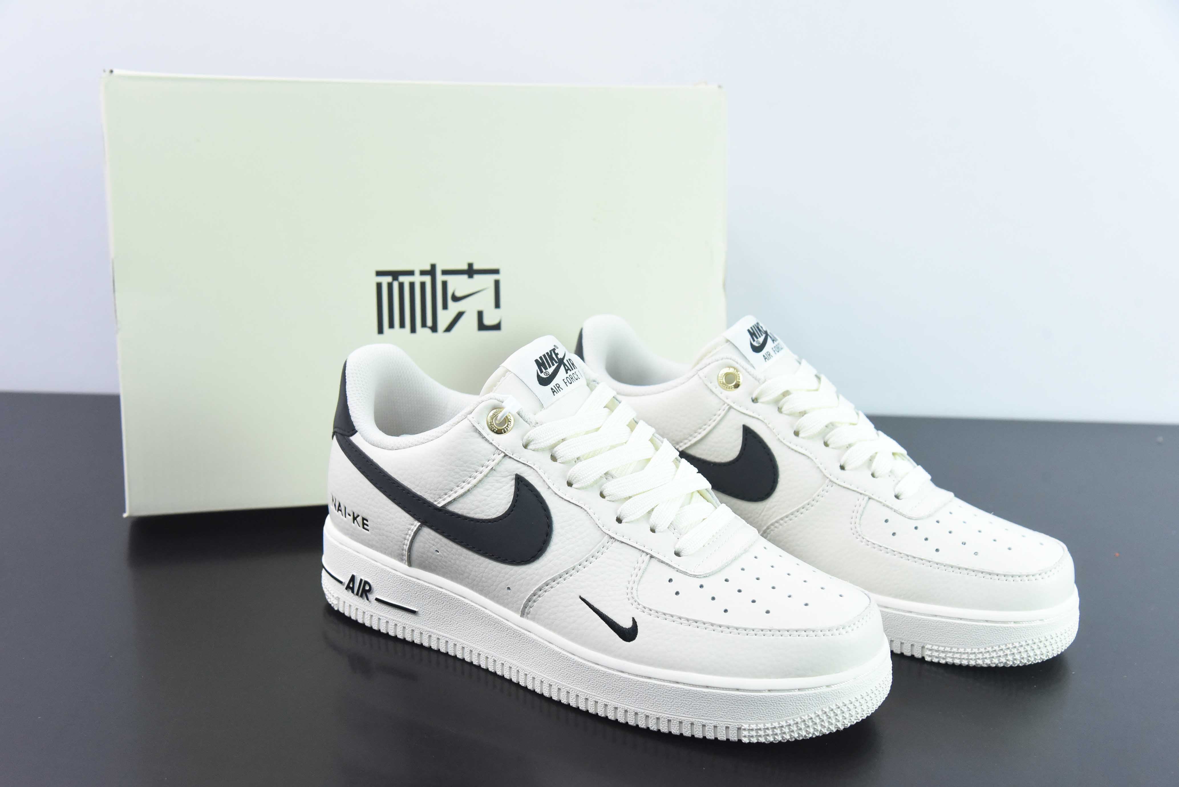 NK Air Force 1‘07 Low”NAI-KE/Beige/Black“空军一号经典低帮百搭休闲运动板鞋“NAIKE米白黑小钩”货号:NK0621-922