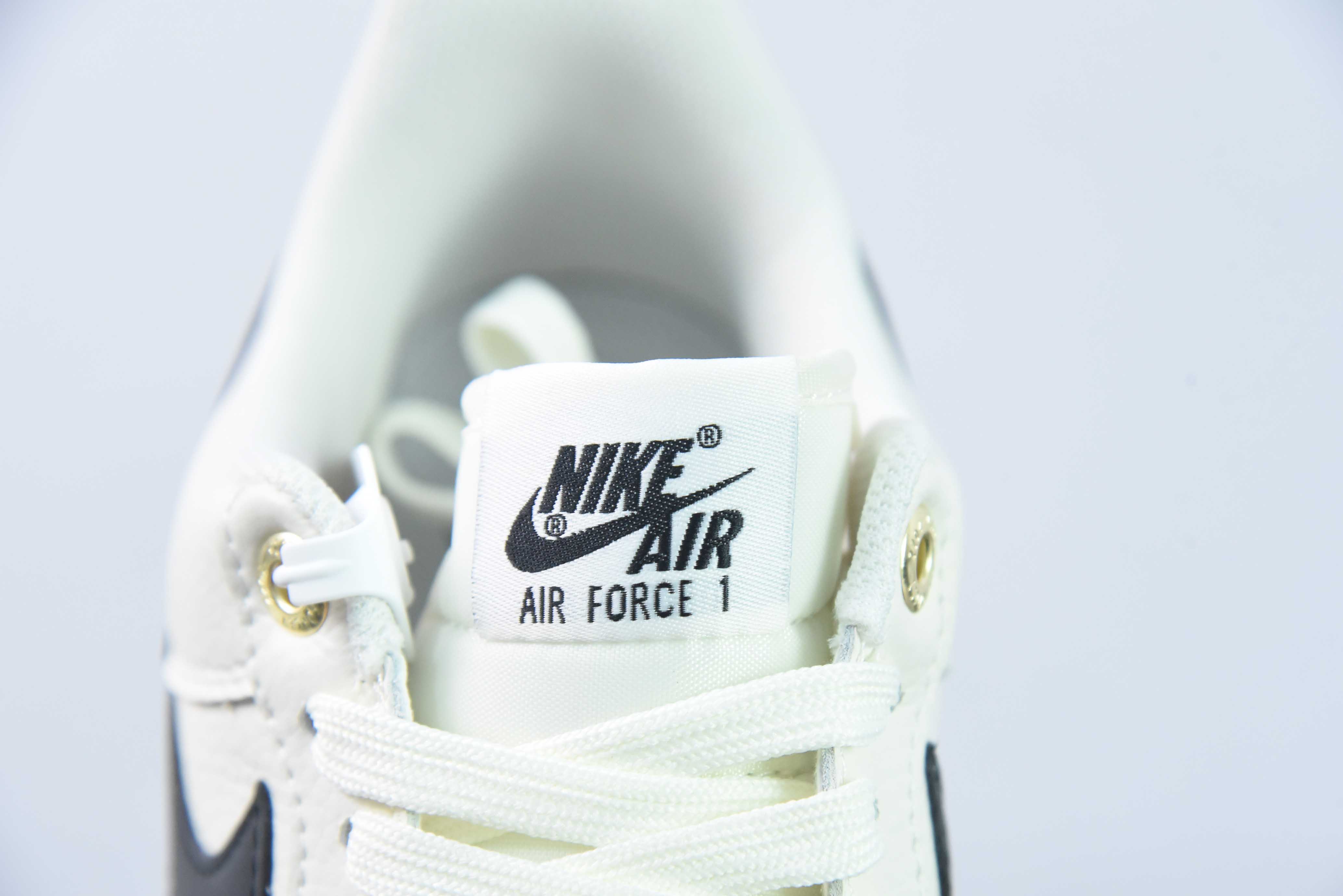 NK Air Force 1‘07 Low”NAI-KE/Beige/Black“空军一号经典低帮百搭休闲运动板鞋“NAIKE米白黑小钩”货号:NK0621-922