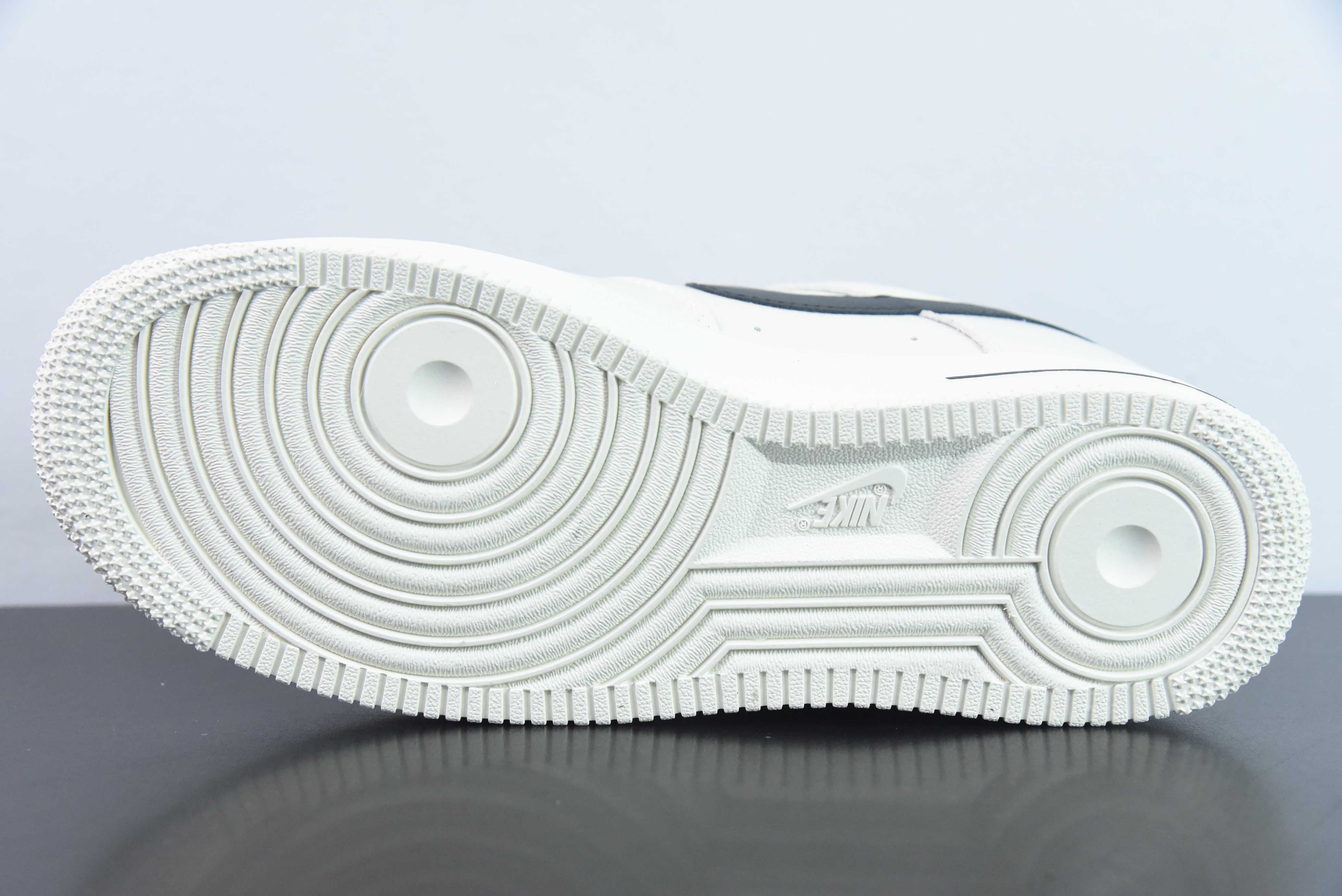 NK Air Force 1‘07 Low”NAI-KE/Beige/Black“空军一号经典低帮百搭休闲运动板鞋“NAIKE米白黑小钩”货号:NK0621-922