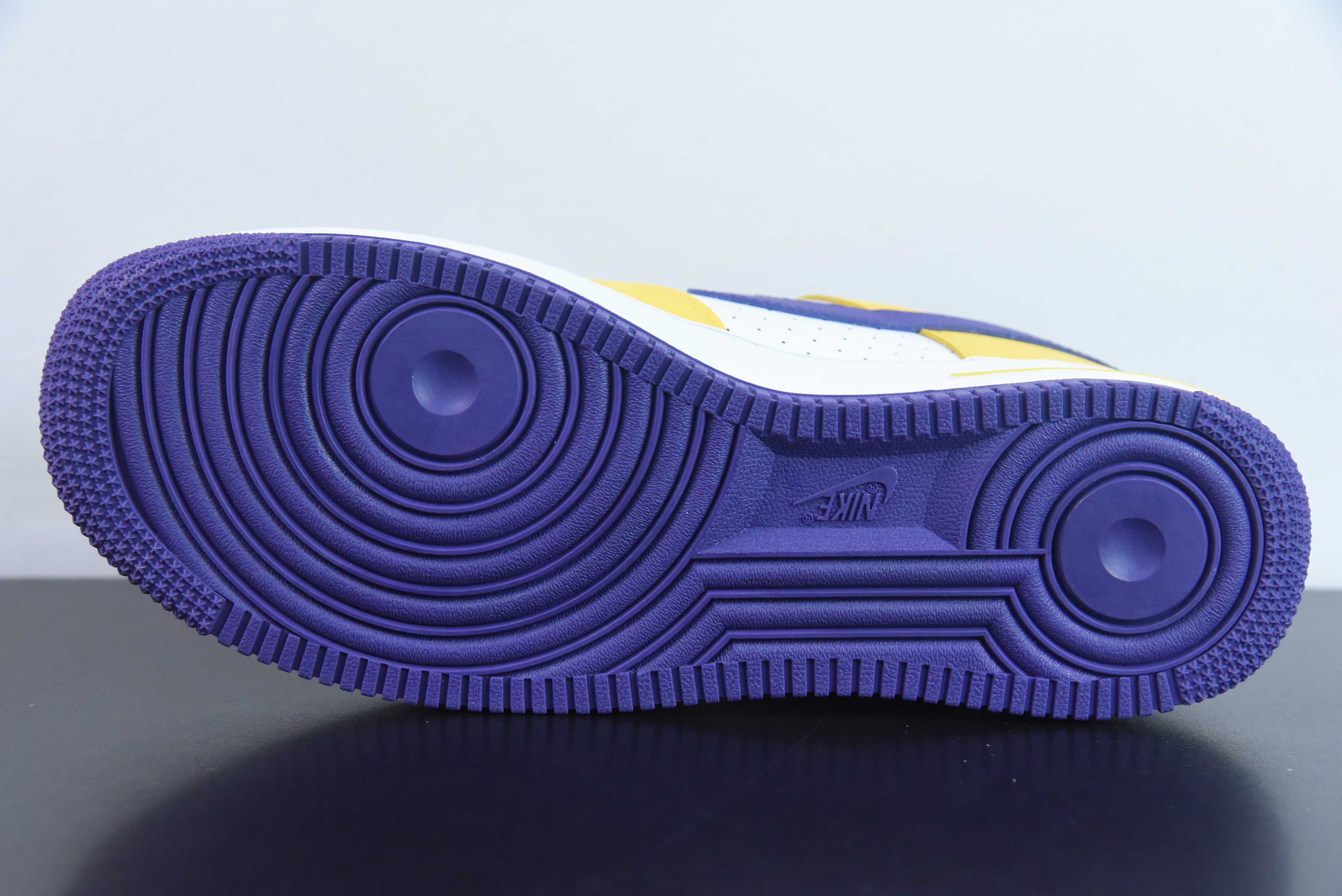 NK Air Force 1 Low Retro QS 空军一号低帮 白紫黄 紫金湖人货号:FZ1151-100