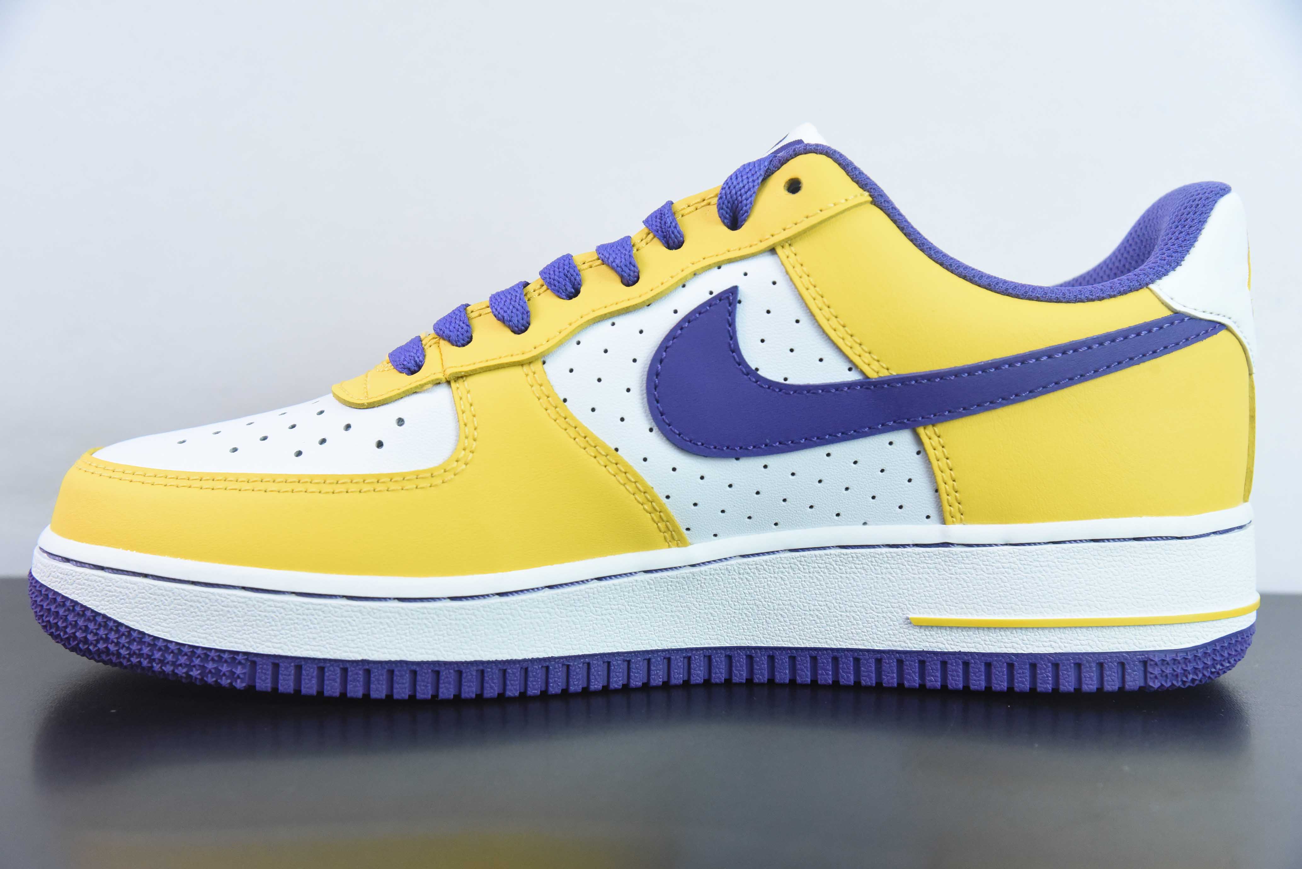 NK Air Force 1 Low Retro QS 空军一号低帮 白紫黄 紫金湖人货号:FZ1151-100