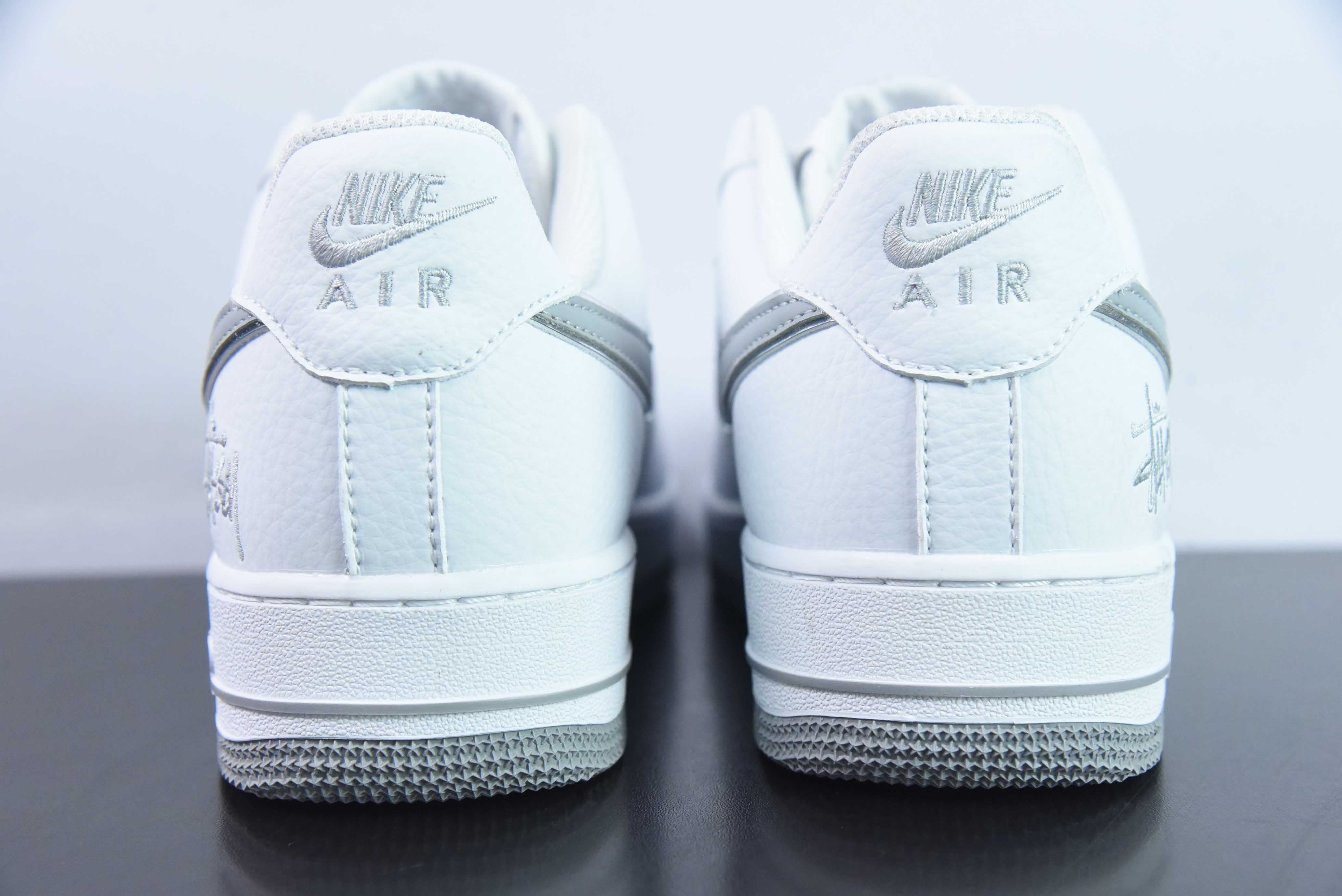 NK Air Force 1 Low 空军一号低帮百搭休闲运动板鞋 斯图西联名灰 货号:官方货号:CW2288 111