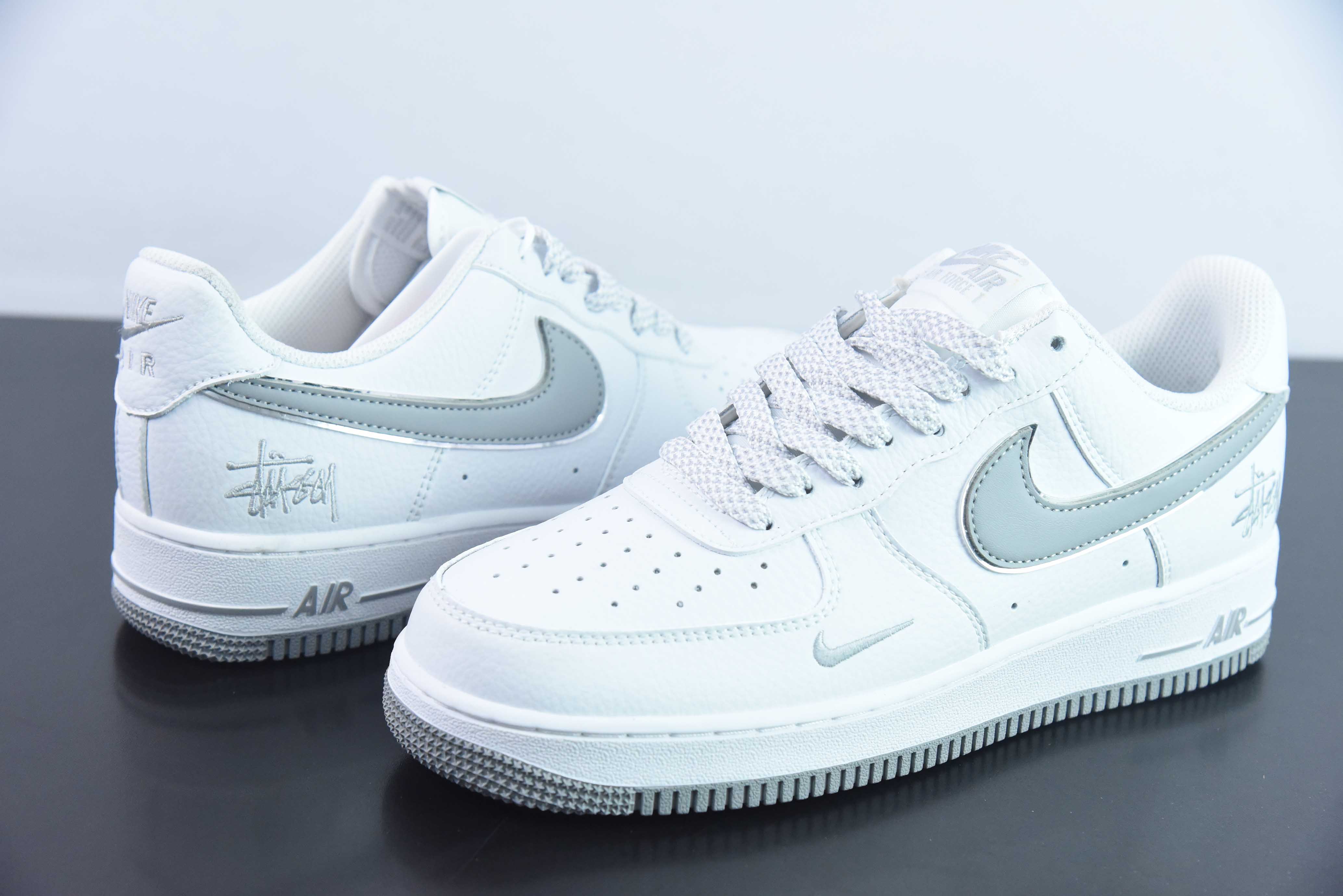 NK Air Force 1 Low 空军一号低帮百搭休闲运动板鞋 斯图西联名灰 货号:官方货号:CW2288 111
