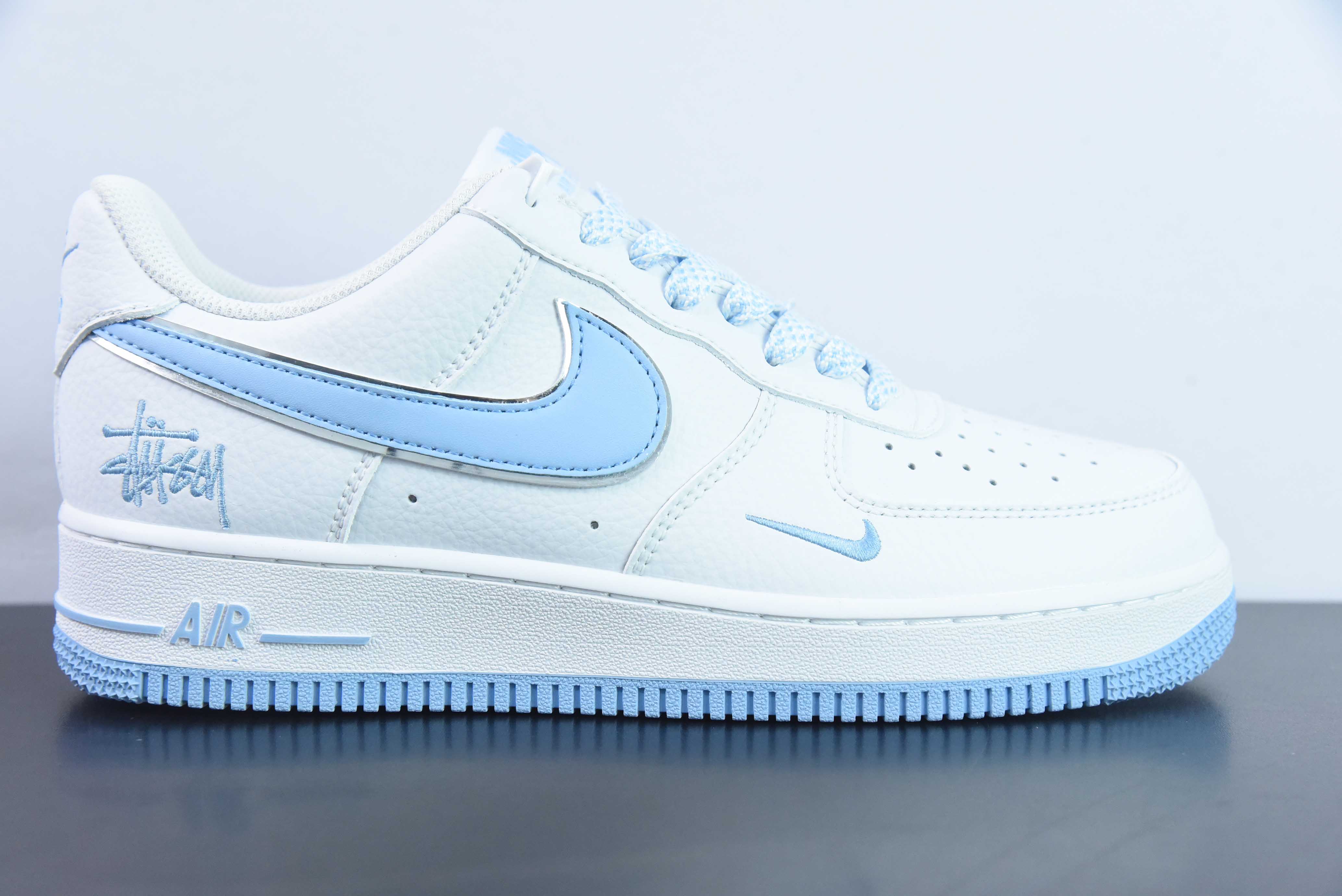 NK Air Force 1 Low 空军一号低帮百搭休闲运动板鞋 斯图西联名蓝 货号:官方货号:CW2288 111