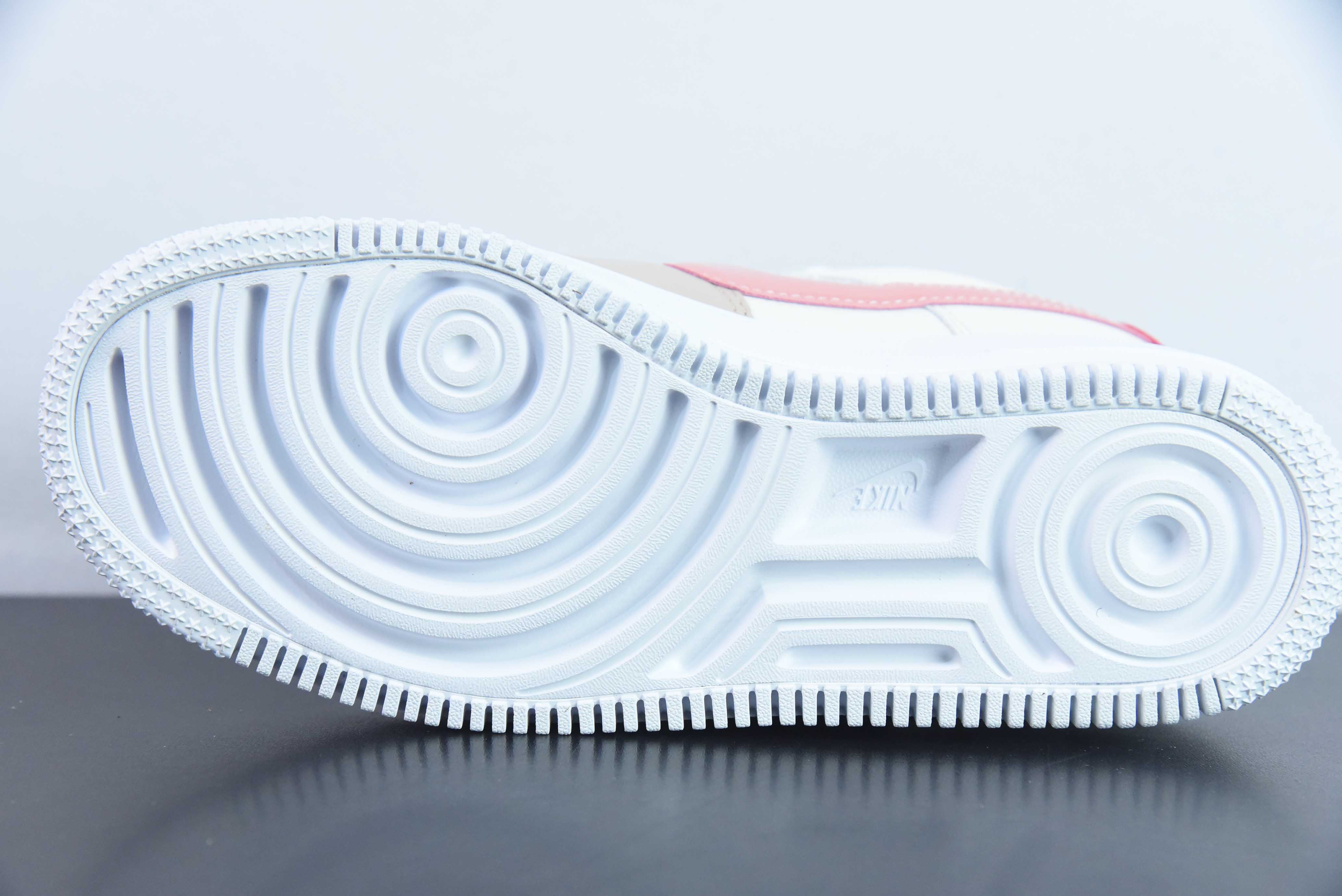 Nike Air Force 1 AF1 空军一号/低帮 马卡龙 白粉 货号：DZ1847-001