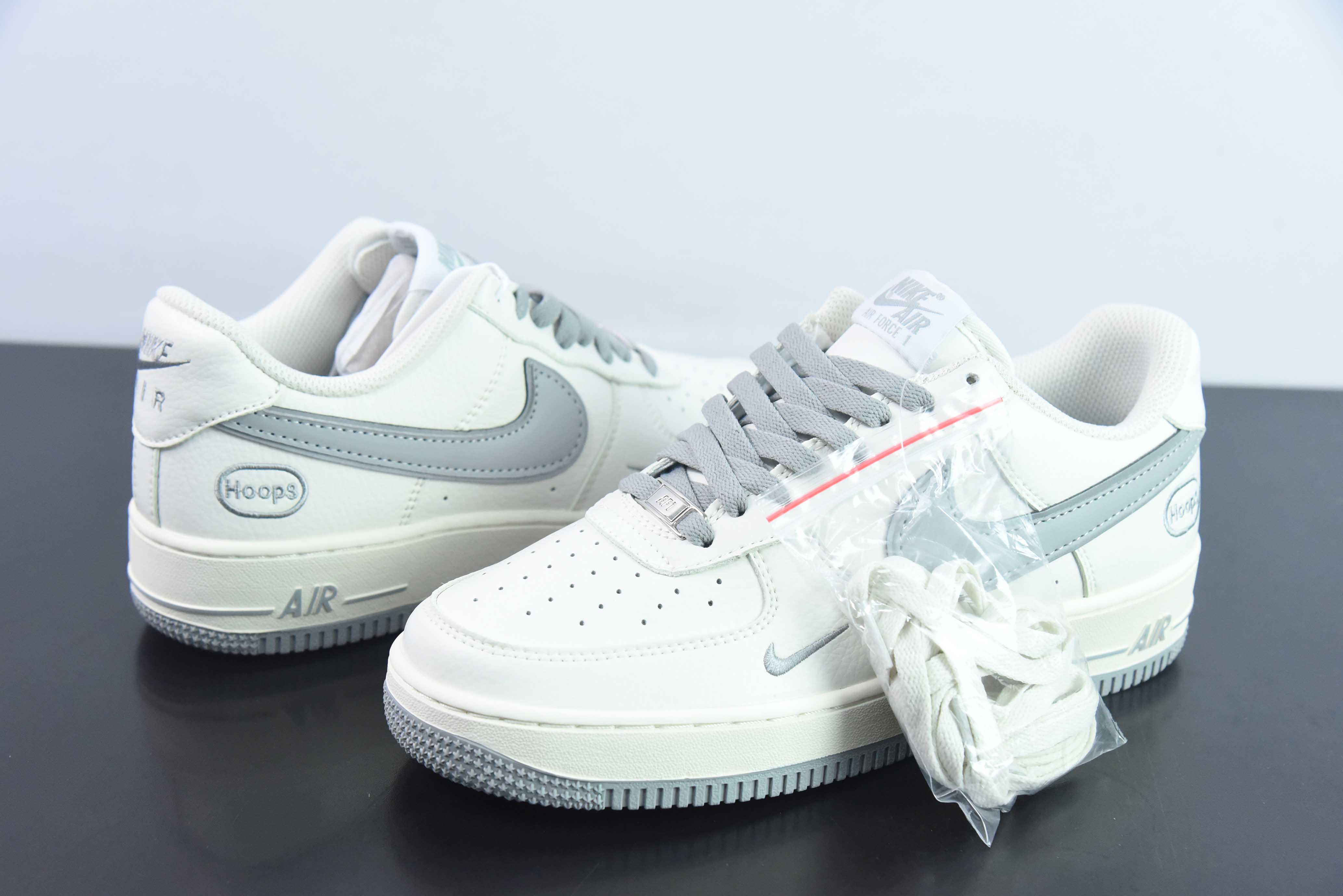 Nike Air Force 1 AF1 空军一号/低帮 白灰 刺绣 货号：HP2369-003