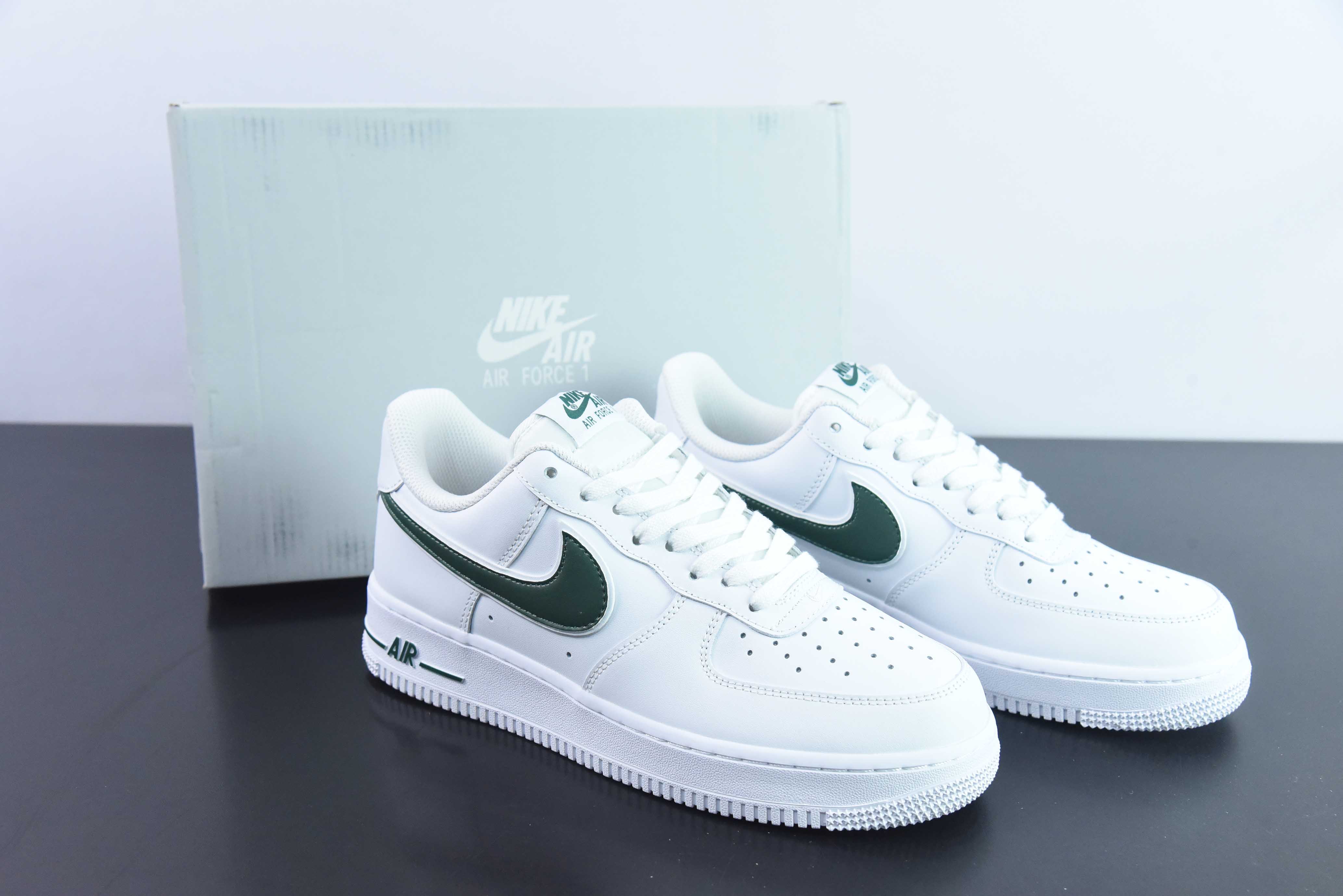 Nike Air Force 1 AF1 空军一号/低帮 白绿 货号：AO2423-104