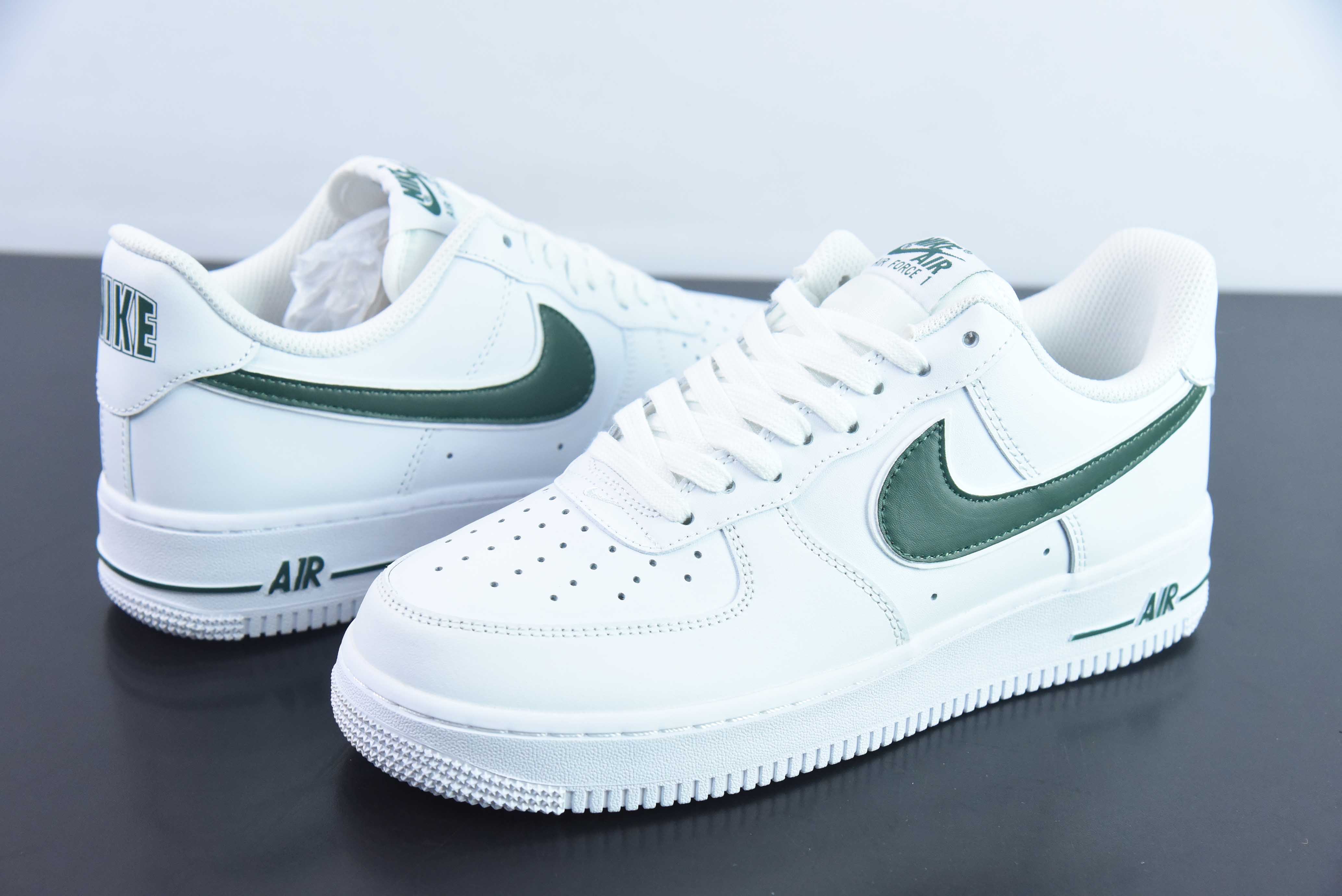 Nike Air Force 1 AF1 空军一号/低帮 白绿 货号：AO2423-104