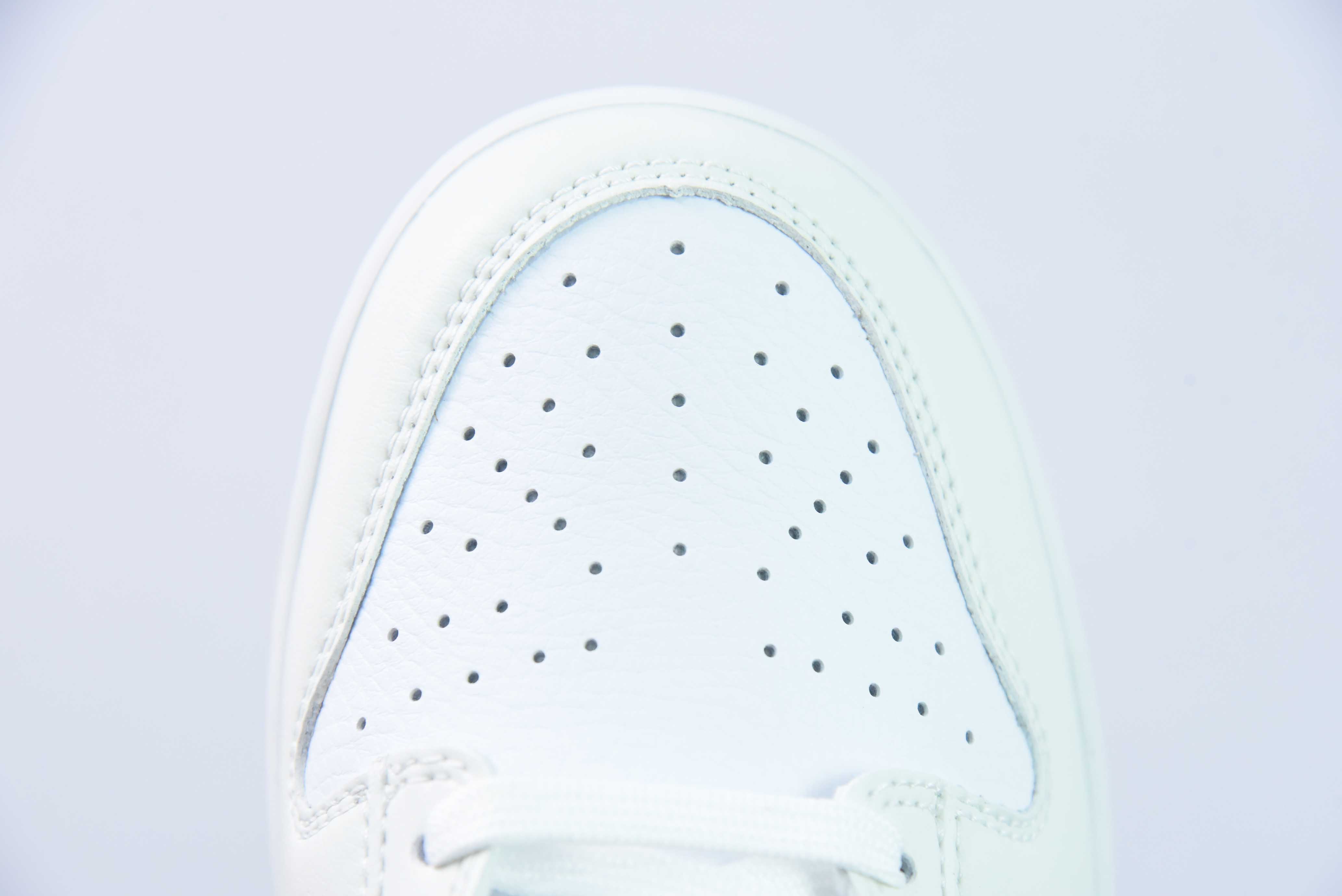 NK DUNK SB Low Decon 白色七彩运动鞋 货号：FN8913-141