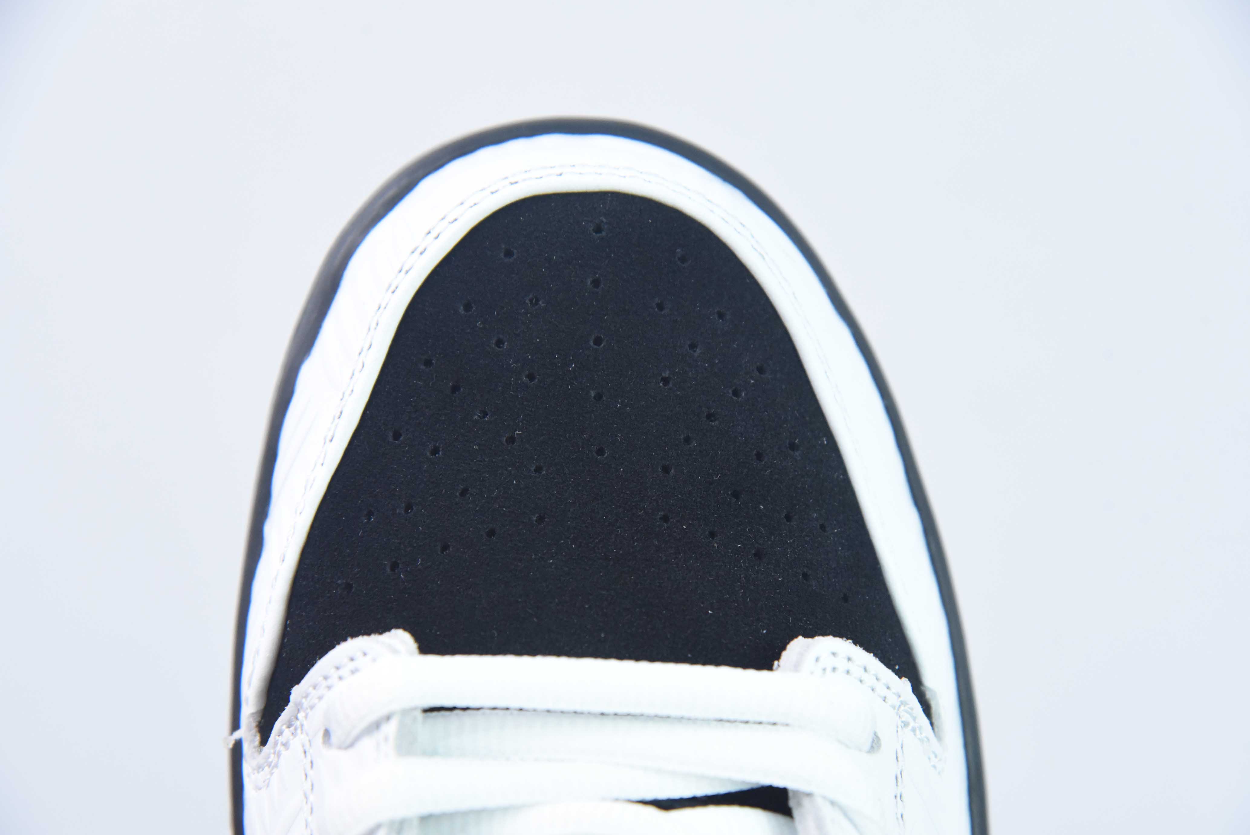 NK SB Dunk Low 联名反转黑白熊猫运动鞋 货号:FD2629-100