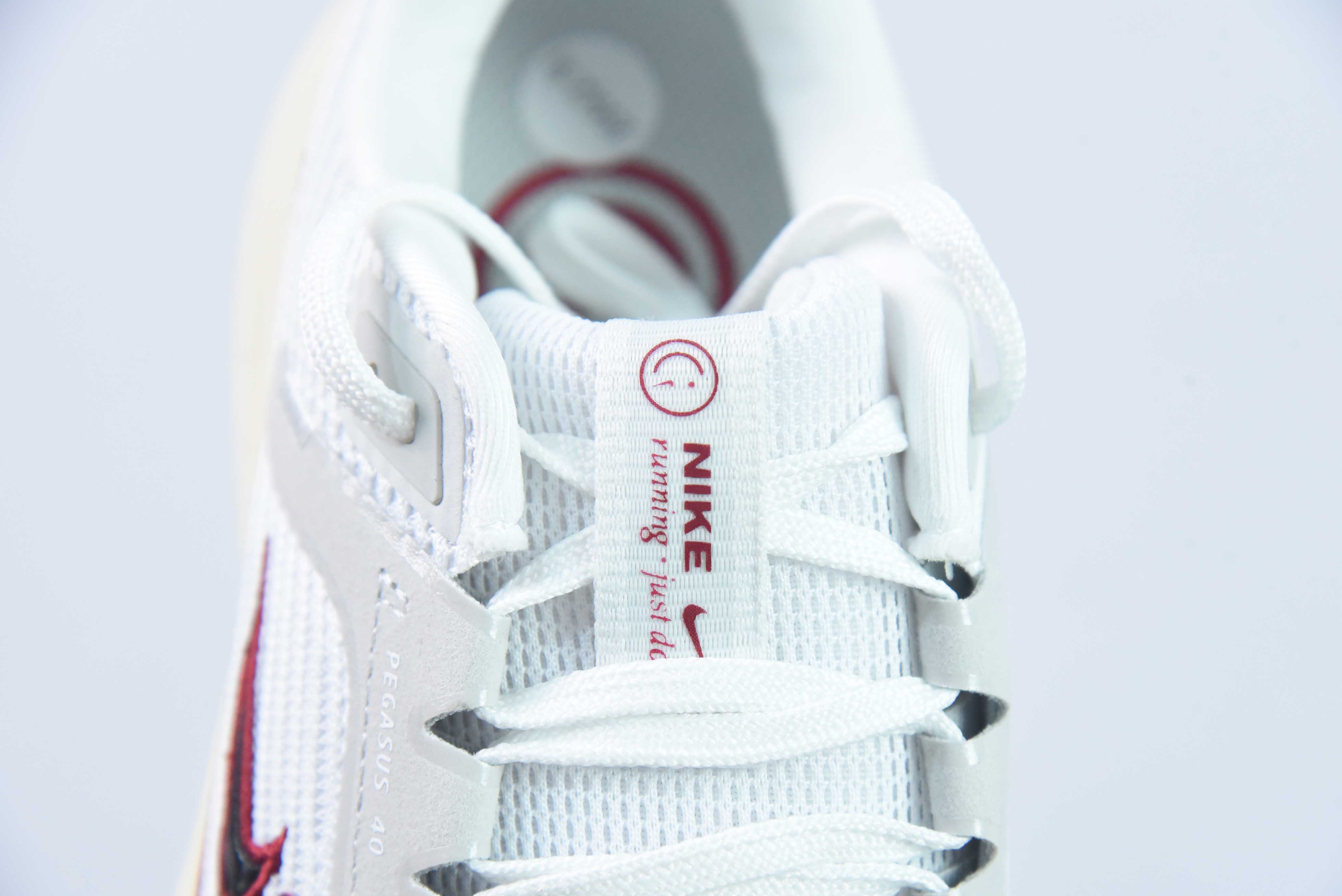 NK Air Zoom Pegasus 40 透气缓震跑步鞋 货号：FB7703-100