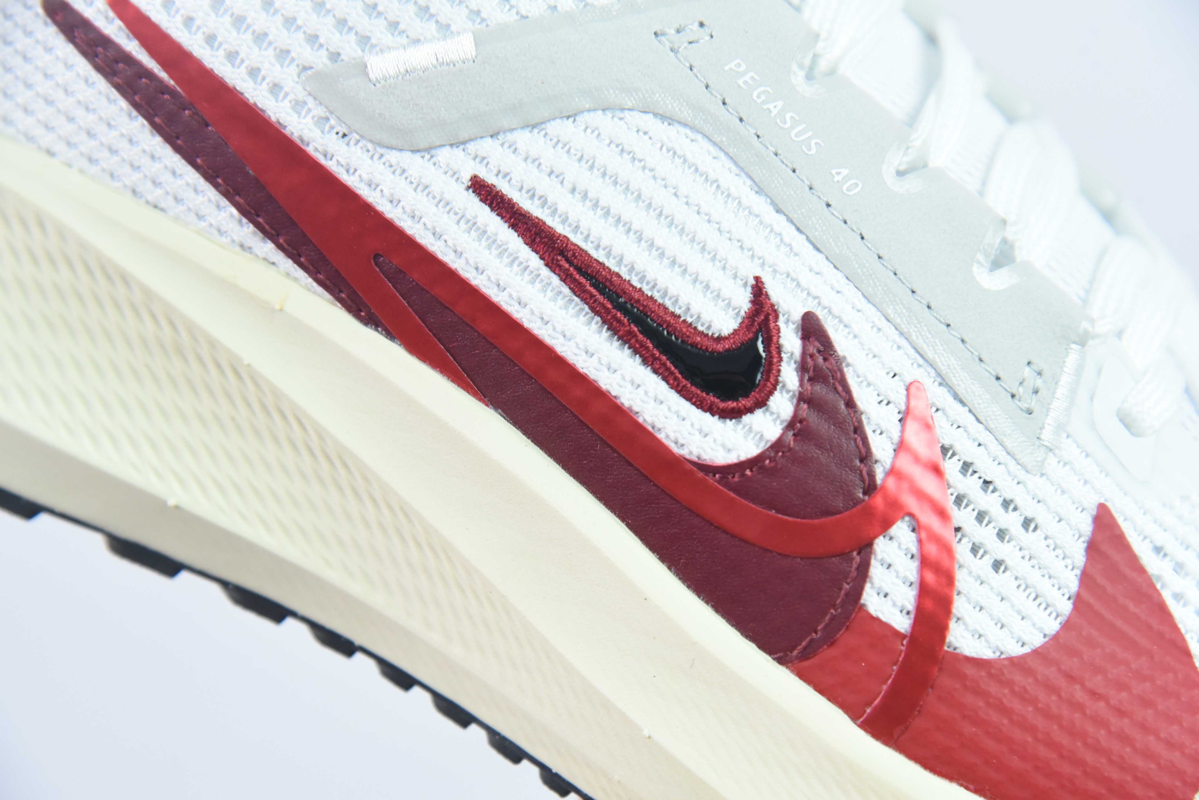 NK Air Zoom Pegasus 40 透气缓震跑步鞋 货号：FB7703-100