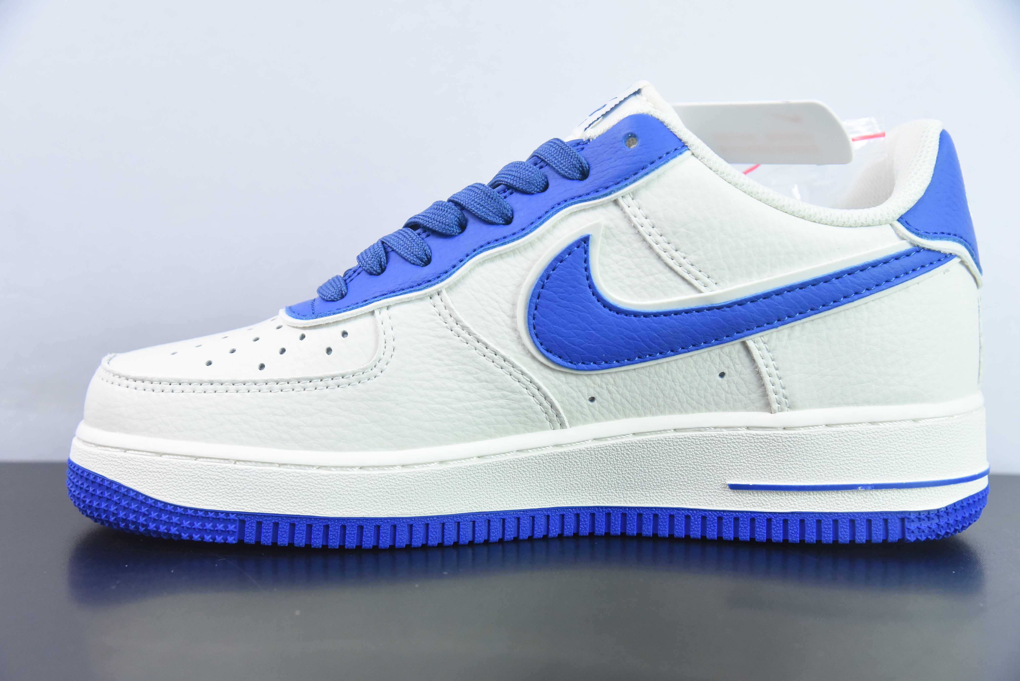 Nike Air Force 1 Low “40TH” 米兰空军一号低帮休闲板鞋 货号:JF1983-555