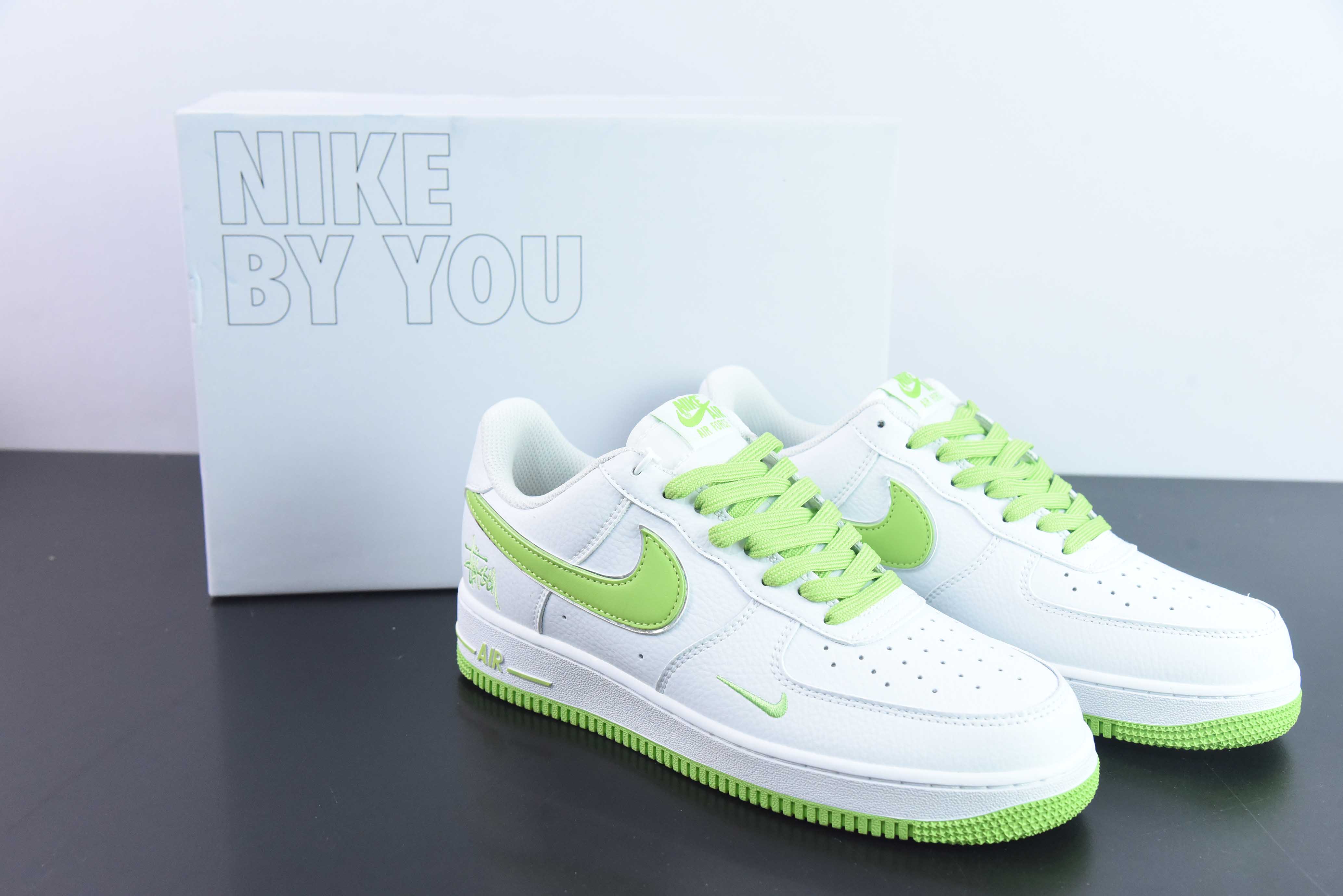 Nike Air Force 1´07 Low"White/Apple Green"空军一号“白苹果绿斯图西刺绣小钩”CW2288-111