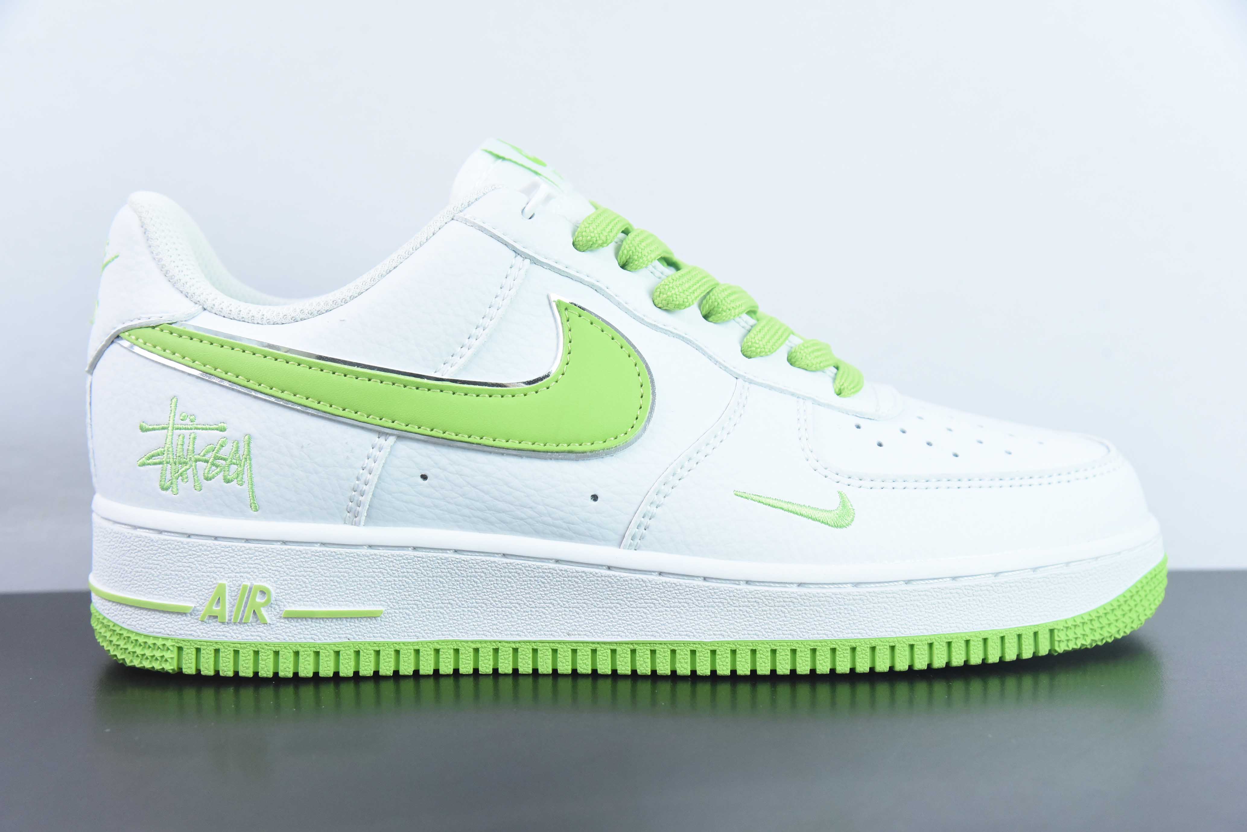 Nike Air Force 1´07 Low"White/Apple Green"空军一号“白苹果绿斯图西刺绣小钩”CW2288-111