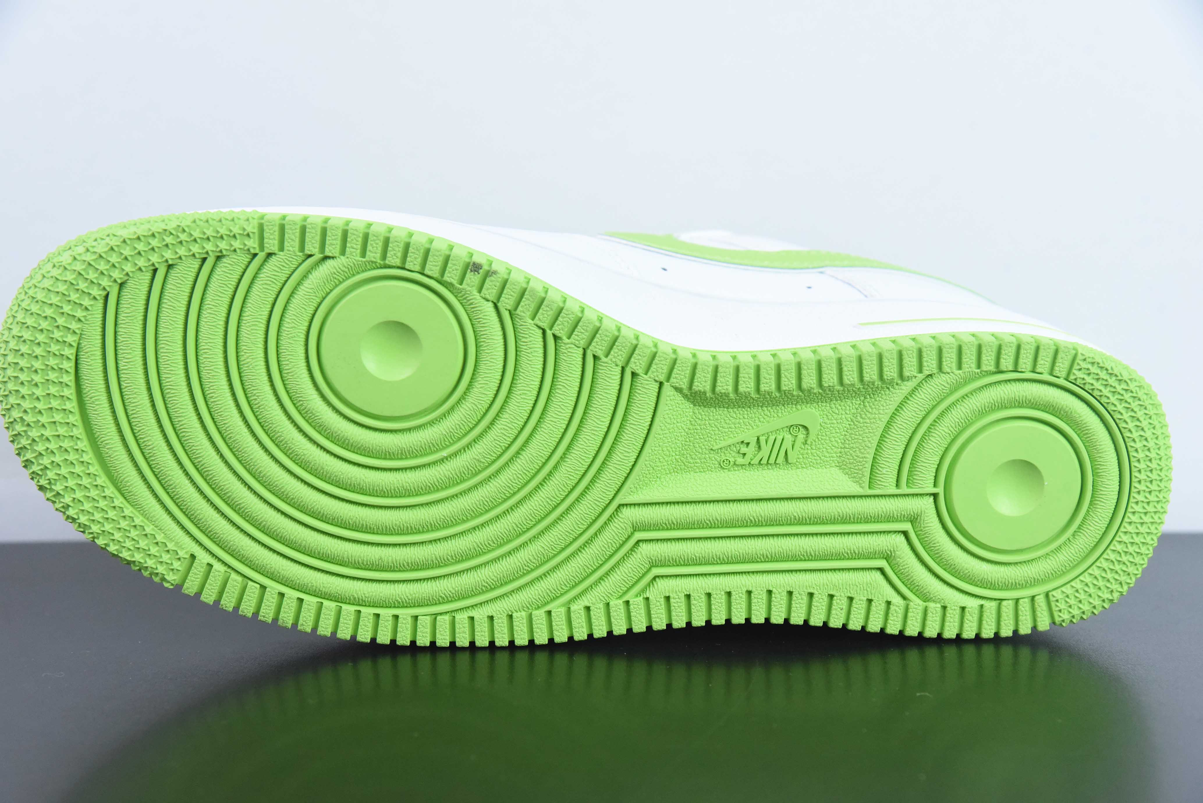 Nike Air Force 1´07 Low"White/Apple Green"空军一号“白苹果绿斯图西刺绣小钩”CW2288-111
