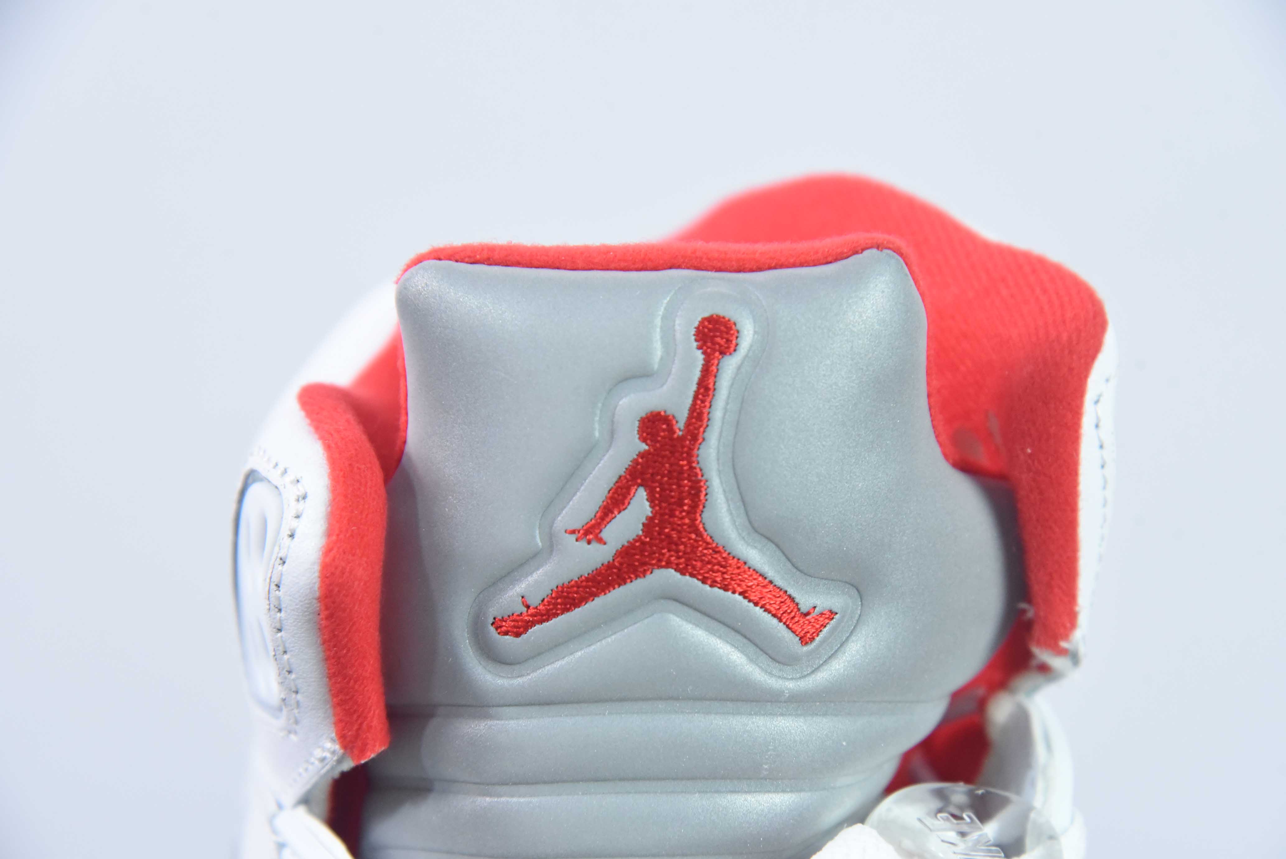 Air Jordan 5 Retro 乔5 高帮 流川枫 AJ5 货号： DA1911-102