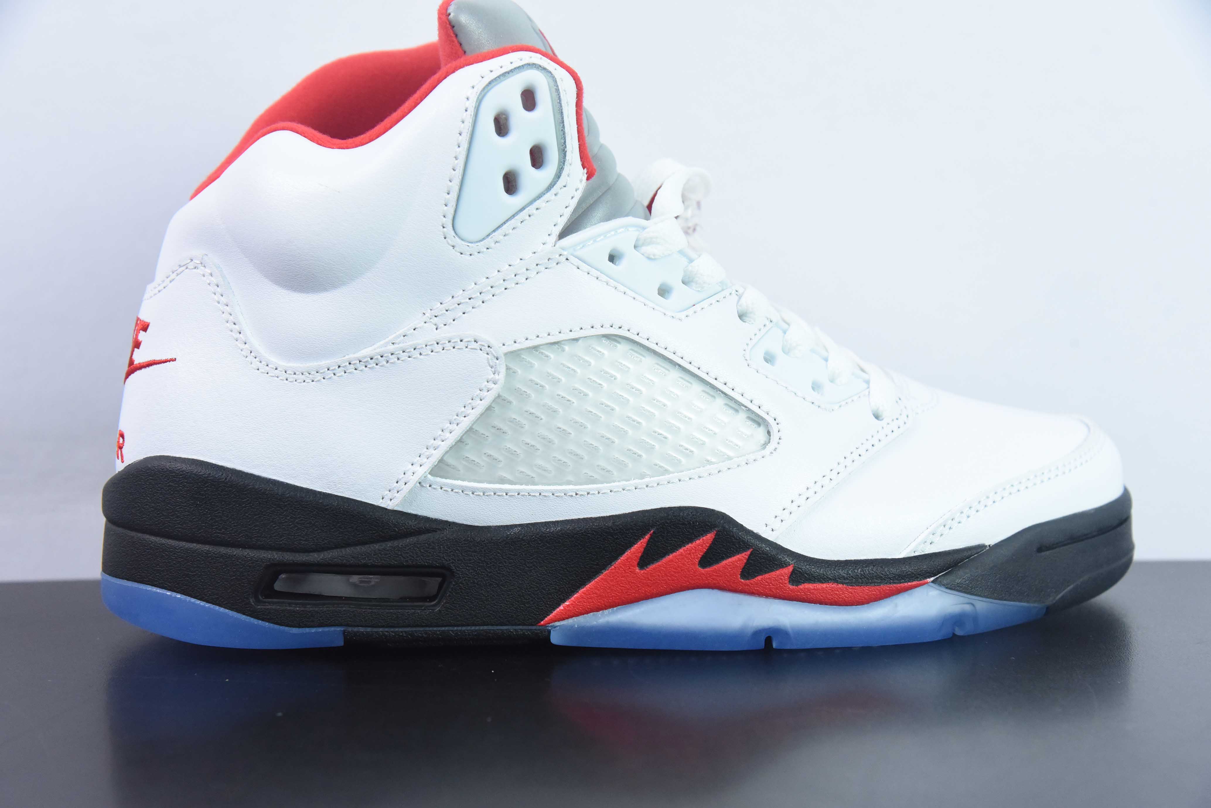 Air Jordan 5 Retro 乔5 高帮 流川枫 AJ5 货号： DA1911-102