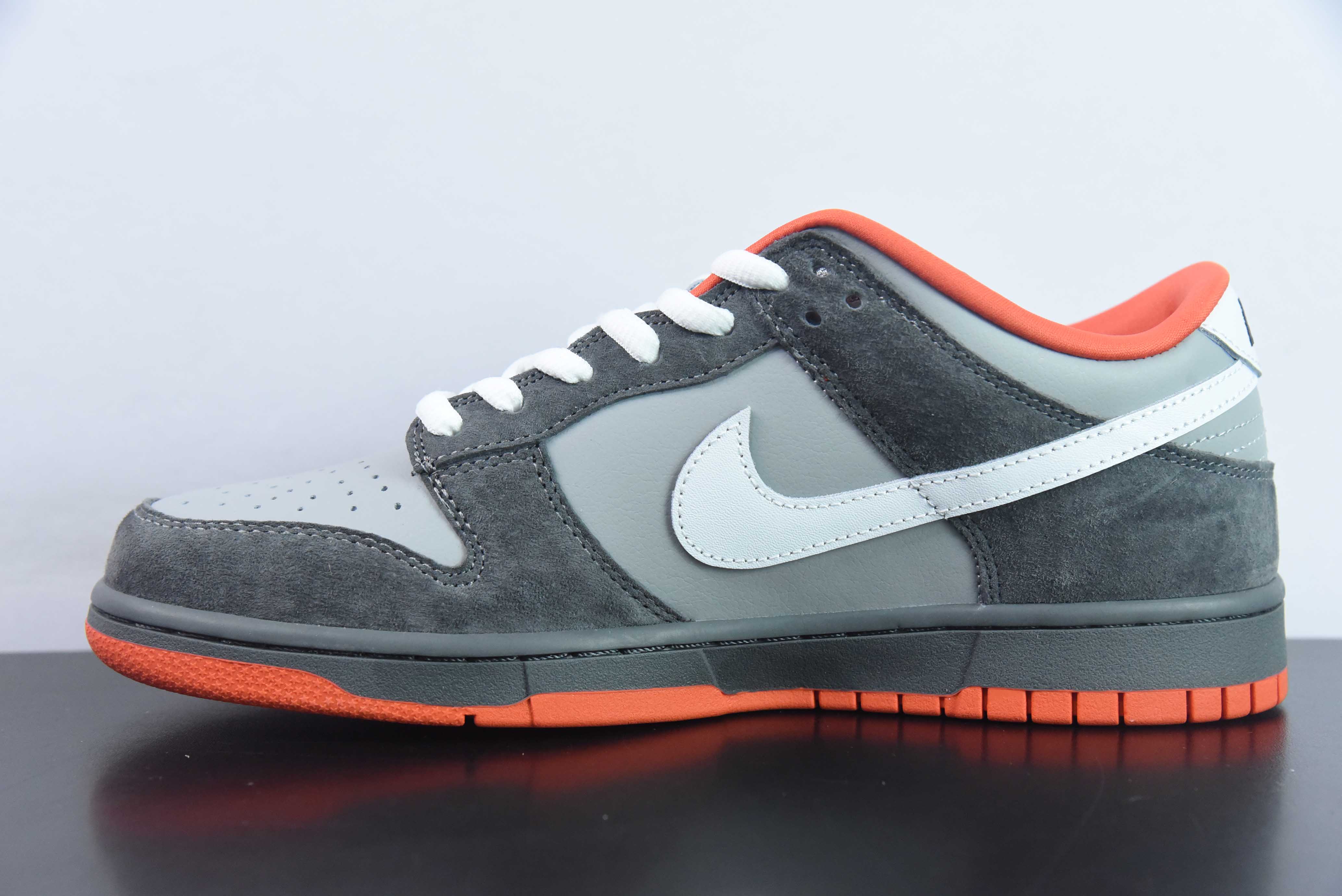 Dunk SB Low Staple NYC Pigeon  灰鸽子运动鞋 货号304292-011