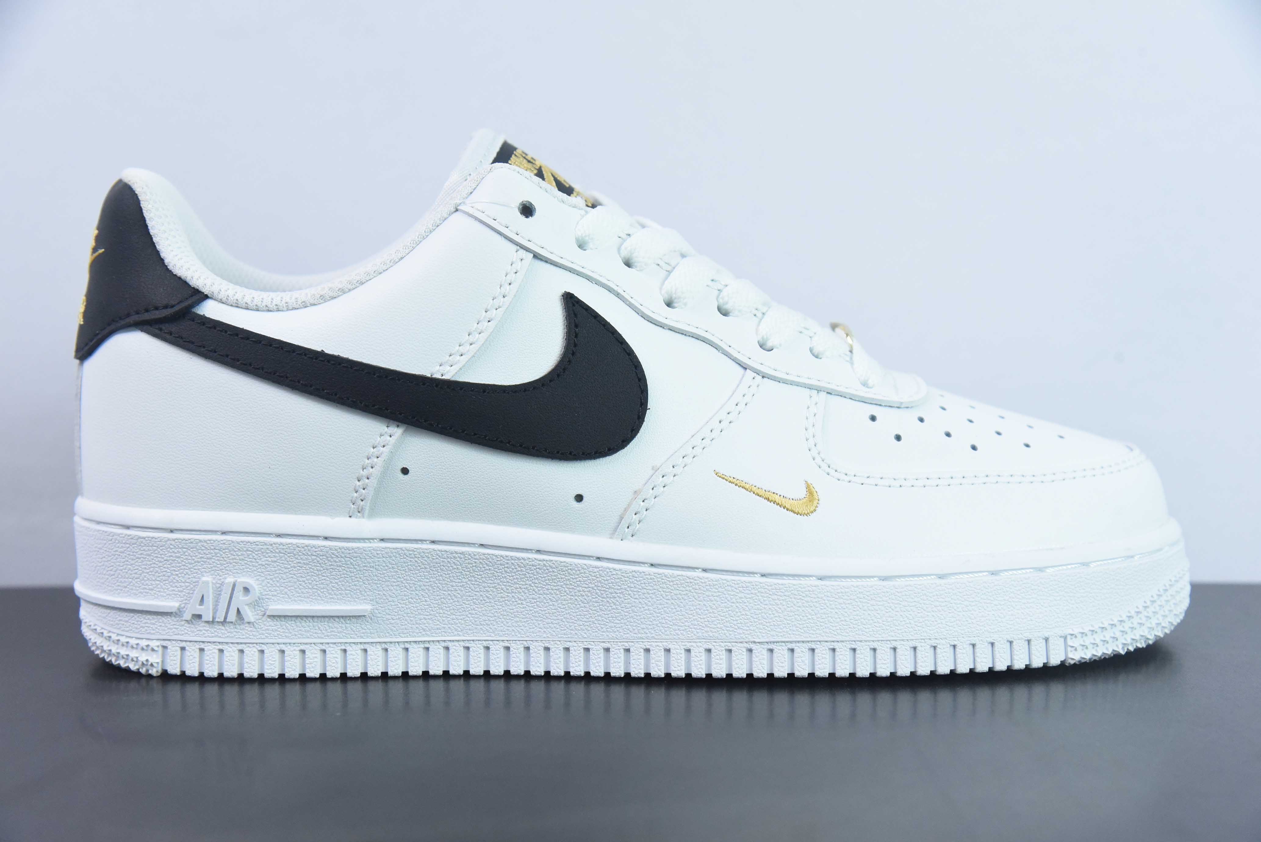 ESSG48332426 Nike Air Force 1 Low 空军一号低帮百搭休闲运动板鞋黑白小金钩 货号：CZ0270-102 尺码:36-45