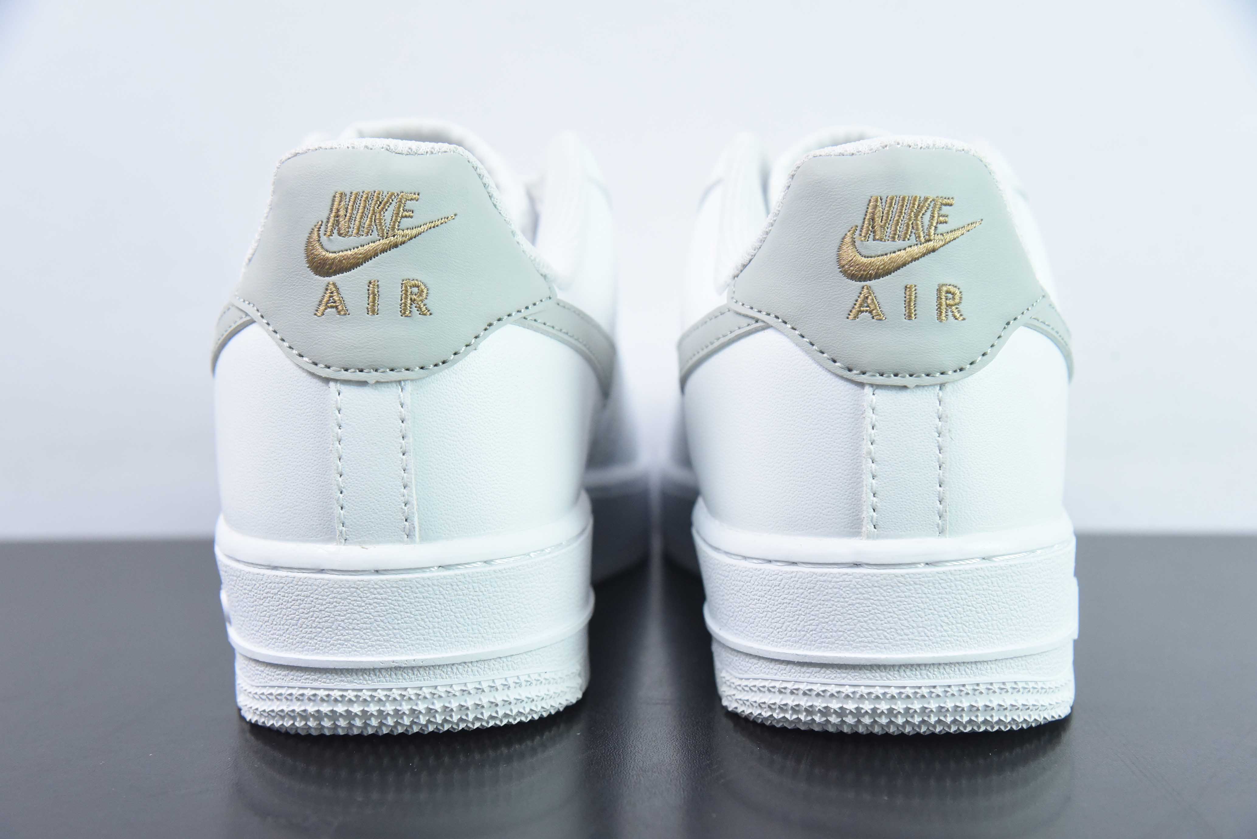 Nike Air Force 1 '07空军一号经典篮球鞋休闲运动鞋 白灰小金钩 货号: CZ0270 106