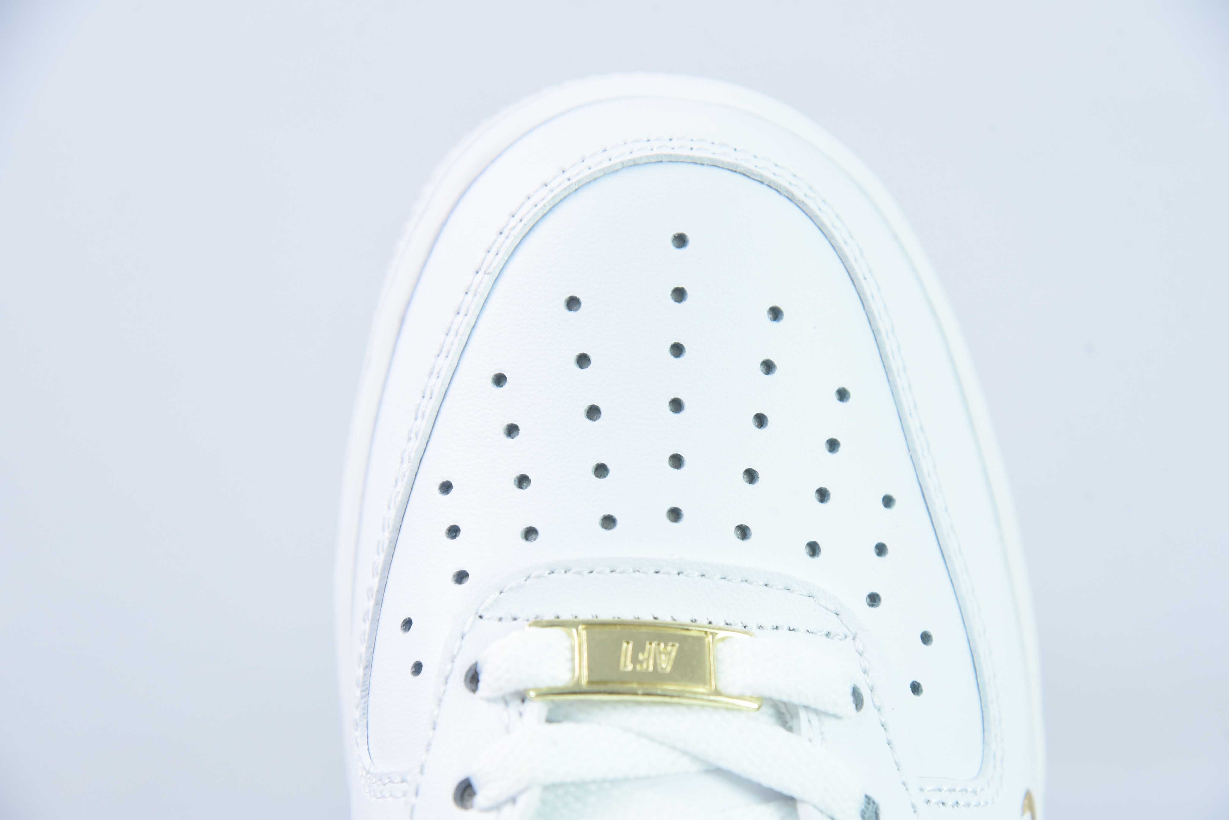 Nike Air Force 1 Low 空军一号低帮百搭休闲运动板鞋 粉色小金钩 货号:CZ0270-103