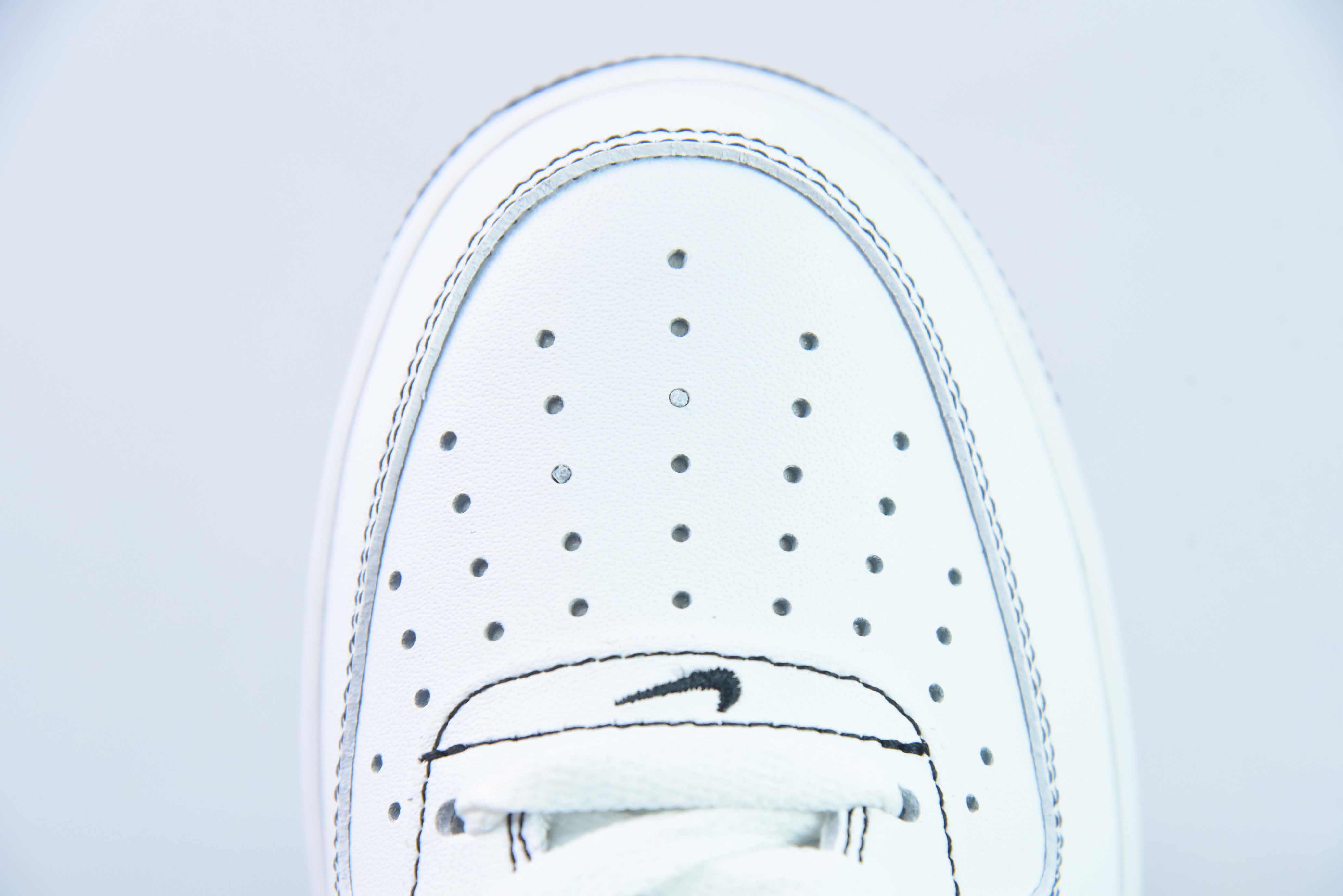 Nike Air Force 1 Low 空军一号低帮百搭休闲运动板鞋 黑色缝线 货号:CW1575-104