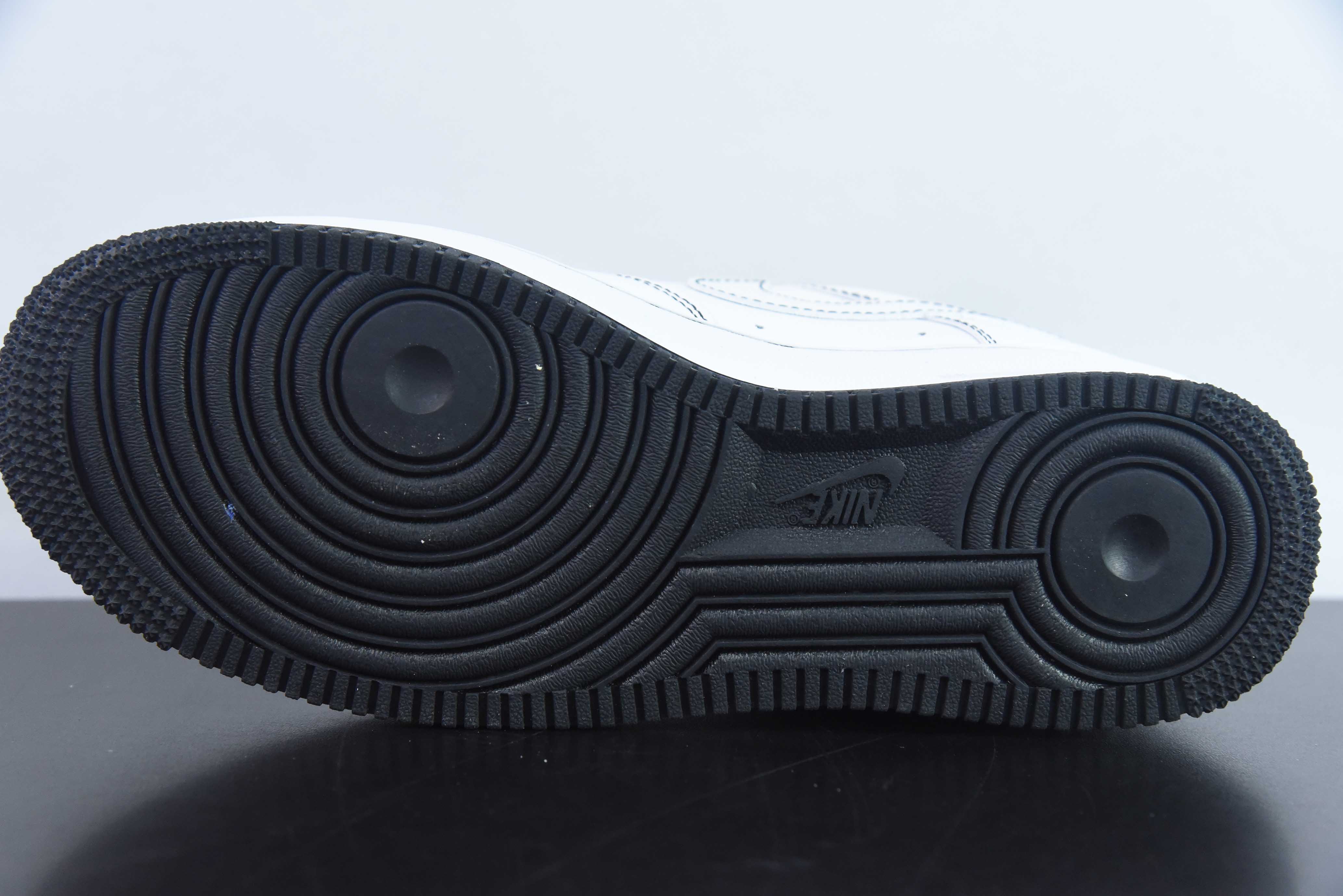 Nike Air Force 1 Low 空军一号低帮百搭休闲运动板鞋 黑色缝线 货号:CW1575-104